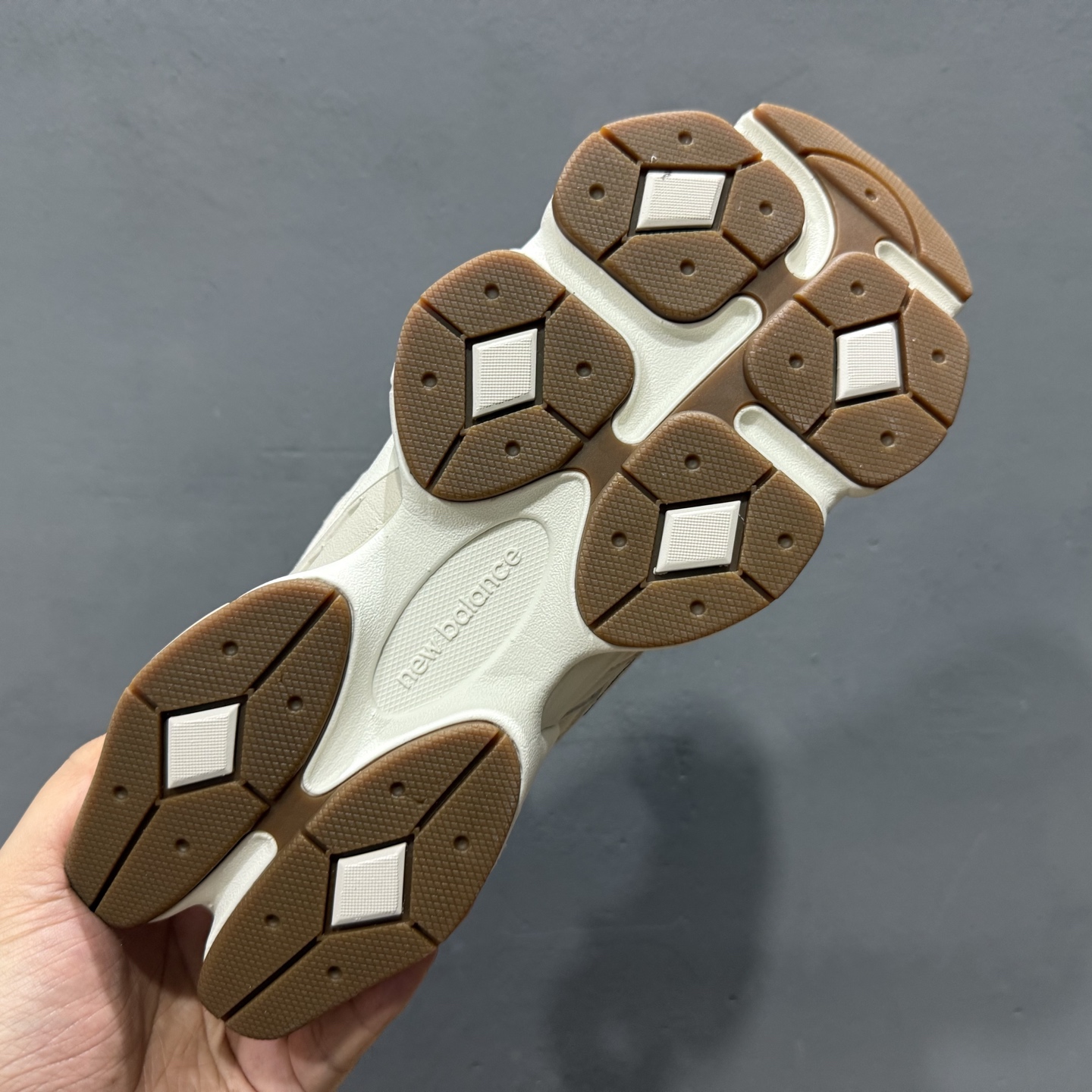 ￥240 纯原 New Balance NB9060 联名款 复古休闲运动慢跑鞋 U9060ASP