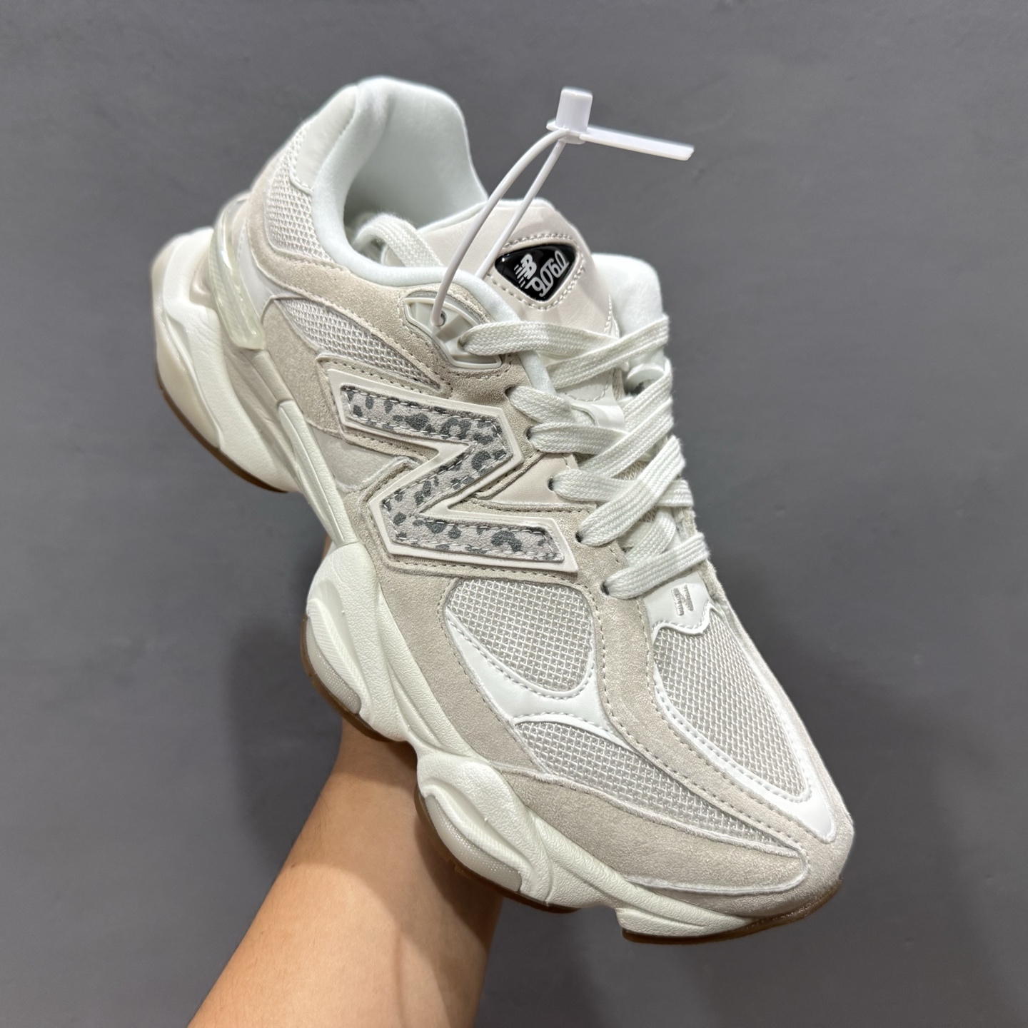 ￥240 纯原 New Balance NB9060 联名款 复古休闲运动慢跑鞋 U9060ASP