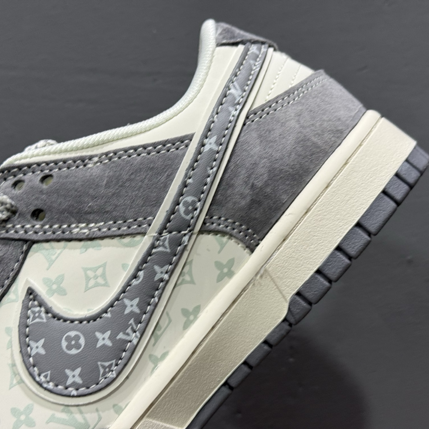 280 Nike SB Dunk Low LV联名 三勾夜 光灰底满天星 周年高端定制 低帮休闲板鞋 YX5066-361