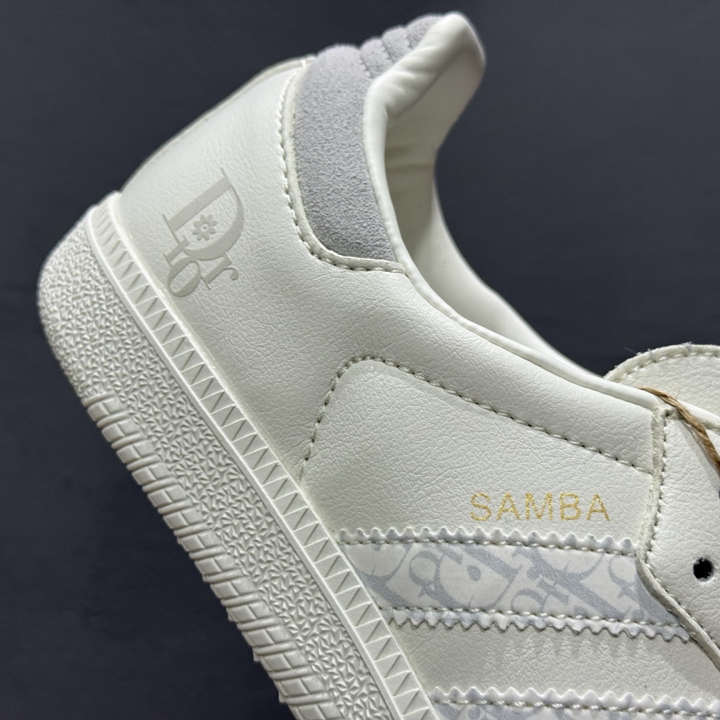 220 Adidas SAMBA OG 德训鞋 高端定制桑巴系列 舒适百搭 低帮休闲板鞋 GJ75808-Chinese UA Cheap High Quatity Brand Clothes Bags handbags Sneakers wholesale wholesaler seller from China Factory suppliers Fashion Clothing Shoes best Quality Beautiful Price 220 Adidas SAMBA OG 德训鞋 高端定制桑巴系列 舒适百搭 低帮休闲板鞋 GJ75808