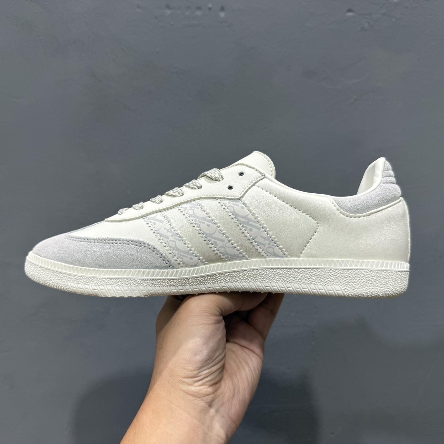 220 Adidas SAMBA OG 德训鞋 高端定制桑巴系列 舒适百搭 低帮休闲板鞋 GJ75808-Chinese UA Cheap High Quatity Brand Clothes Bags handbags Sneakers wholesale wholesaler seller from China Factory suppliers Fashion Clothing Shoes best Quality Beautiful Price 220 Adidas SAMBA OG 德训鞋 高端定制桑巴系列 舒适百搭 低帮休闲板鞋 GJ75808