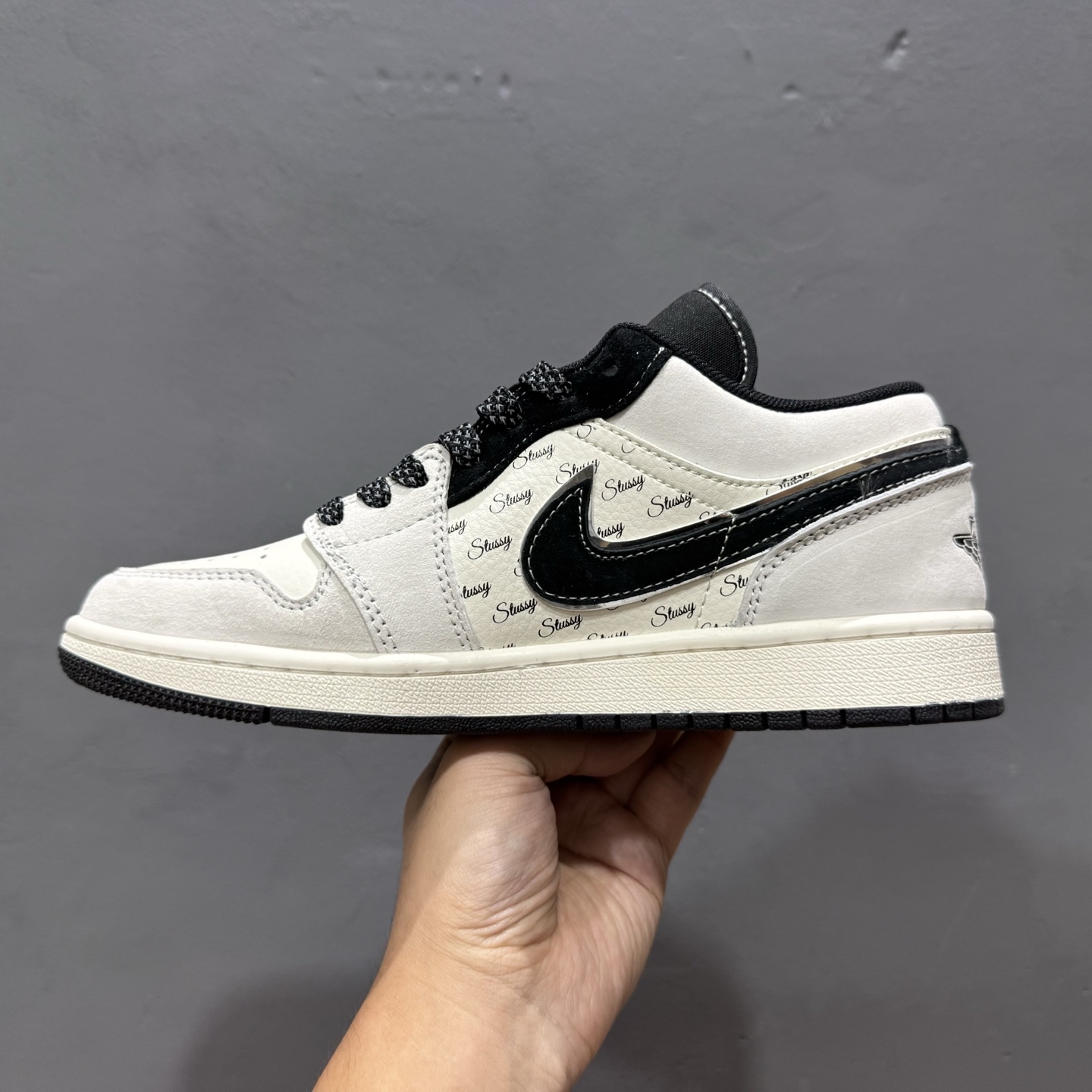 200 独家实拍Air Jordan 1 Low AJ1 乔1 斯图西联名-黑白双拼红标 高端定制 低帮复古篮球鞋 SJ9950-026