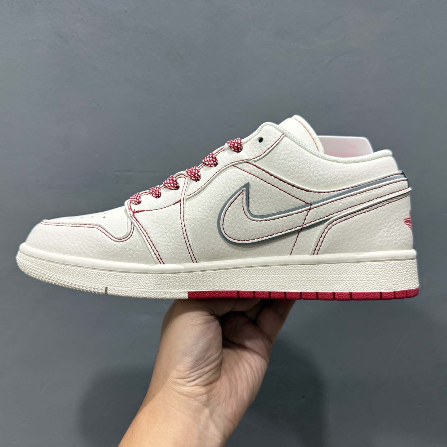 200 独家实拍Air Jordan 1 Low AJ1 乔1 斯图西联名-黑白双拼红标 高端定制 低帮复古篮球鞋 SJ9950-025-Chinese UA Cheap High Quatity Brand Clothes Bags handbags Sneakers wholesale wholesaler seller from China Factory suppliers Fashion Clothing Shoes best Quality Beautiful Price 200 独家实拍Air Jordan 1 Low AJ1 乔1 斯图西联名-黑白双拼红标 高端定制 低帮复古篮球鞋 SJ9950-025