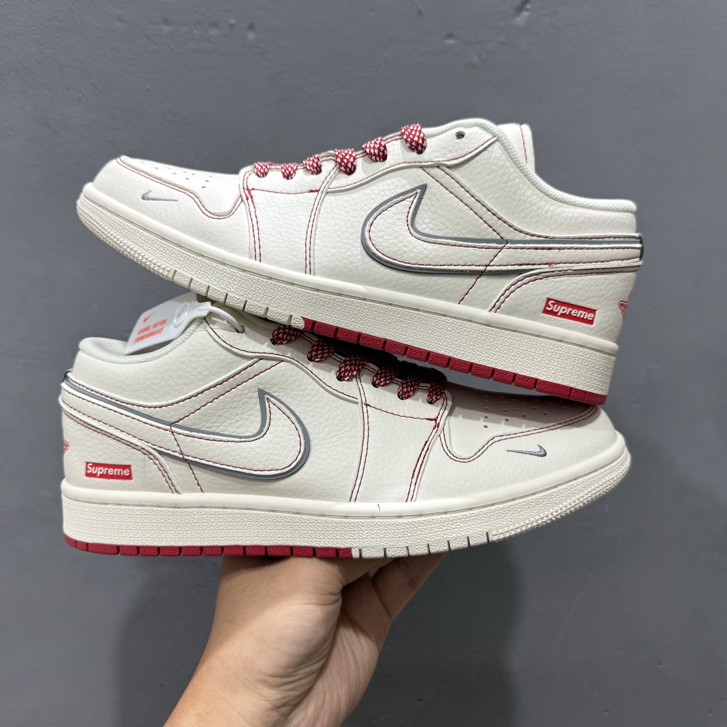 200 独家实拍Air Jordan 1 Low AJ1 乔1 斯图西联名-黑白双拼红标 高端定制 低帮复古篮球鞋 SJ9950-025-Chinese UA Cheap High Quatity Brand Clothes Bags handbags Sneakers wholesale wholesaler seller from China Factory suppliers Fashion Clothing Shoes best Quality Beautiful Price 200 独家实拍Air Jordan 1 Low AJ1 乔1 斯图西联名-黑白双拼红标 高端定制 低帮复古篮球鞋 SJ9950-025