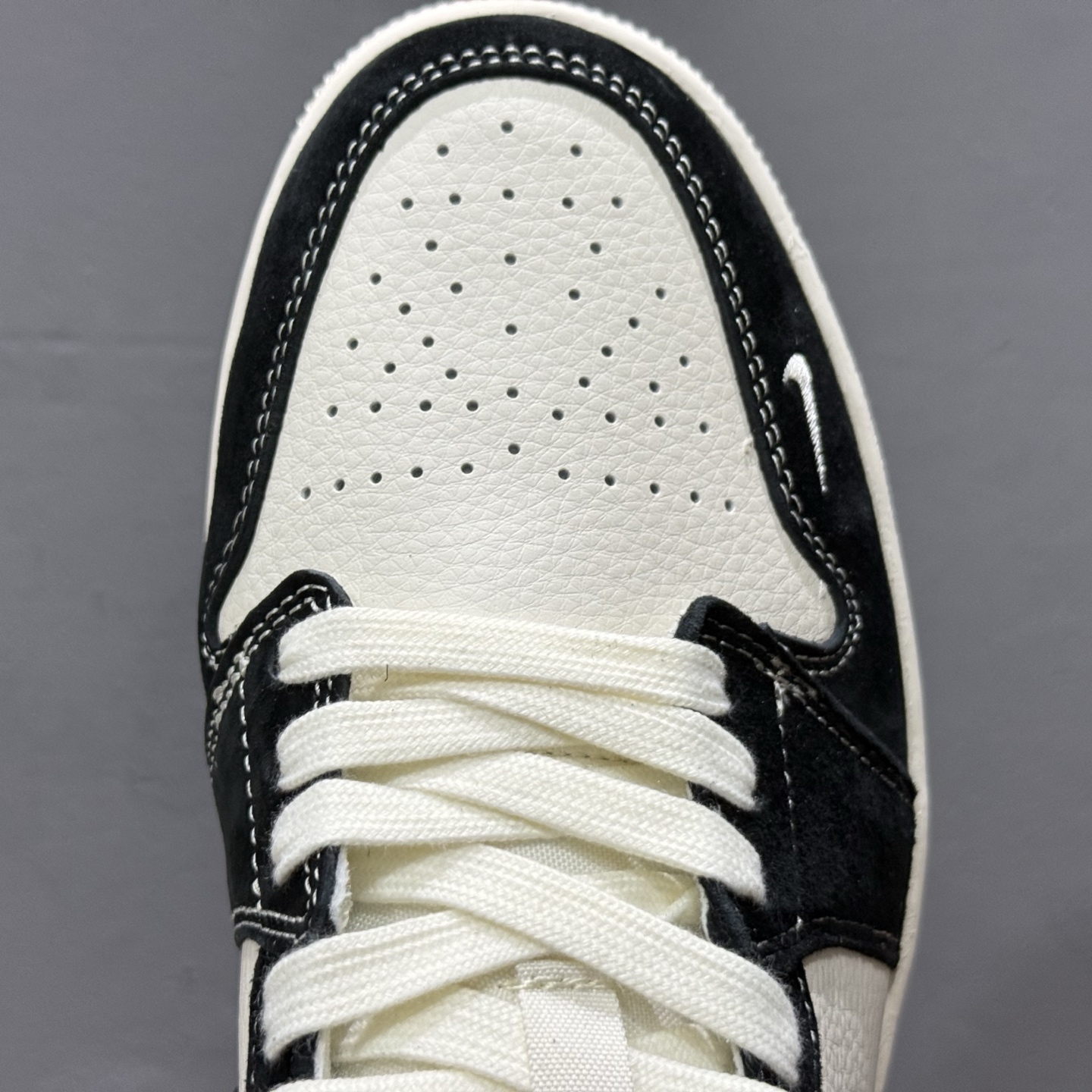 200 独家实拍Air Jordan 1 Low AJ1 乔1 斯图西联名-黑白双拼红标 高端定制 低帮复古篮球鞋 SJ9950
