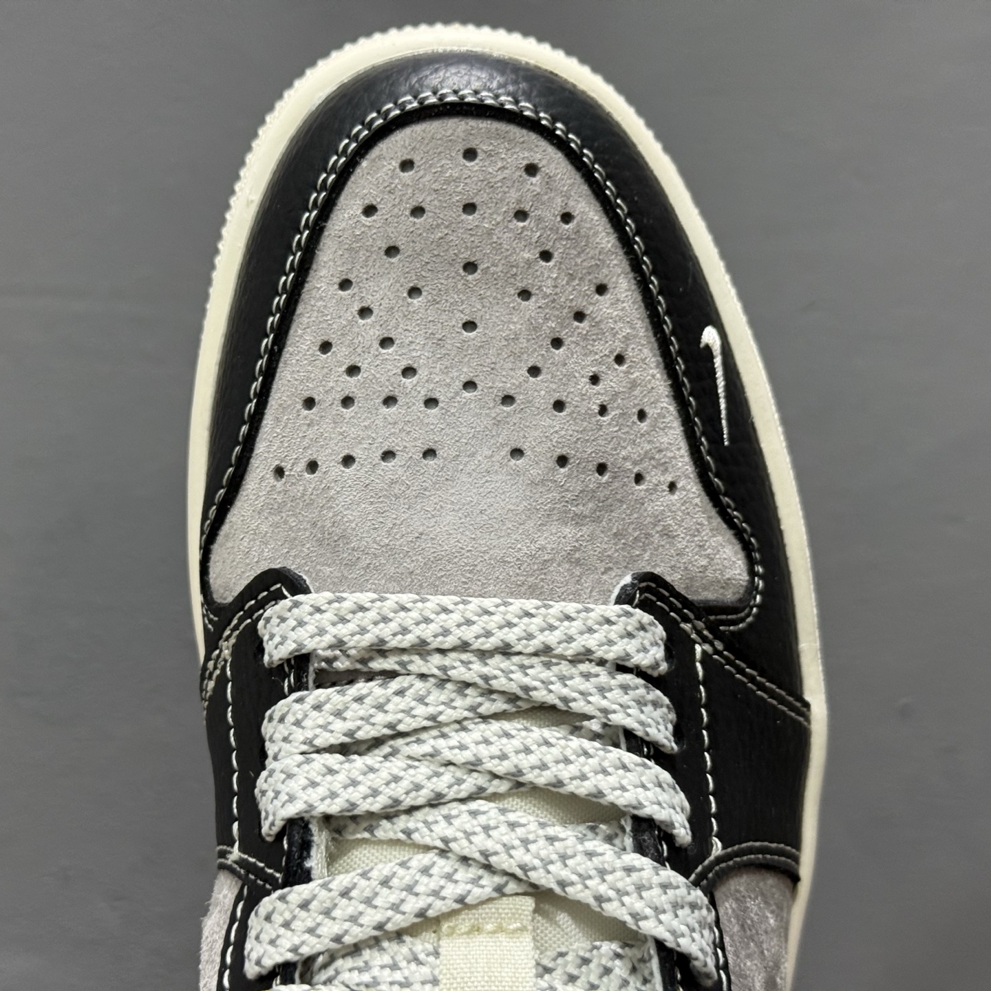 200 独家实拍Air Jordan 1 Low AJ1 乔1 斯图西联名-黑白双拼红标 高端定制 低帮复古篮球鞋 SJ9950-032