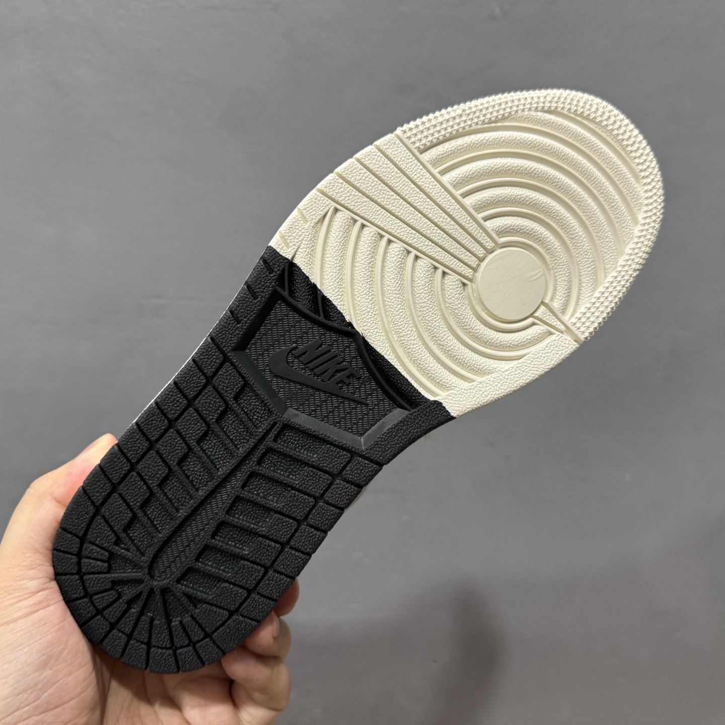 200 独家实拍Air Jordan 1 Low AJ1 乔1 斯图西联名-黑白双拼红标 高端定制 低帮复古篮球鞋 SJ9950-032