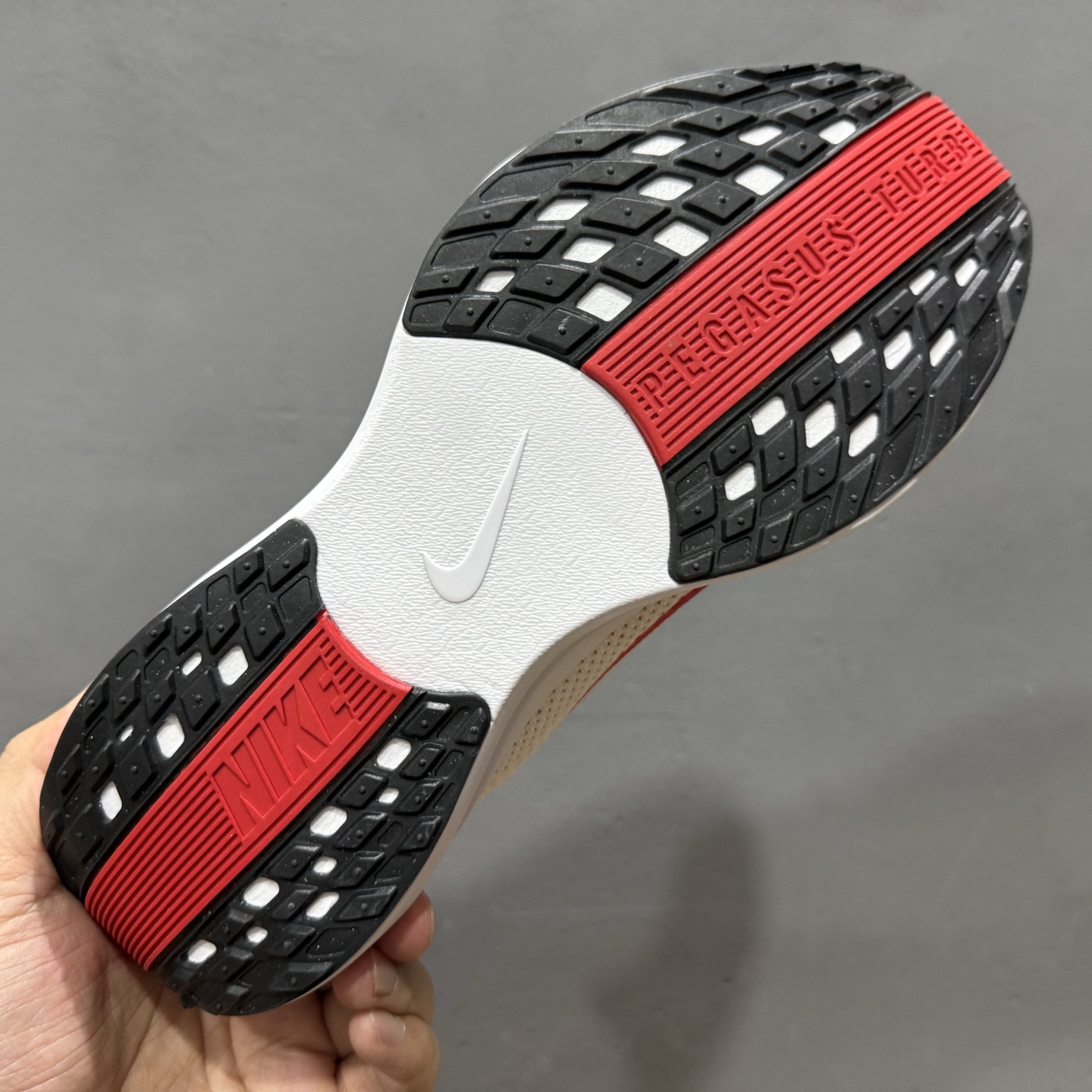 180 Nike Air Zoom Pegasus 35 飞马系列透气缓震运动跑鞋 FQ7262-003