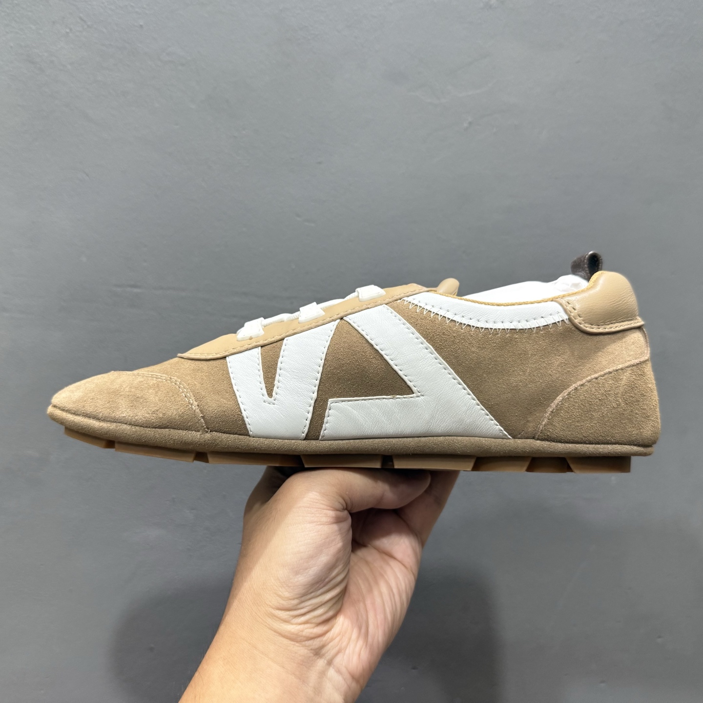 360 LOUIS VUITTON Sneakerina LV德训鞋 羊皮革 圆头系带 芭蕾风低帮生活休闲鞋