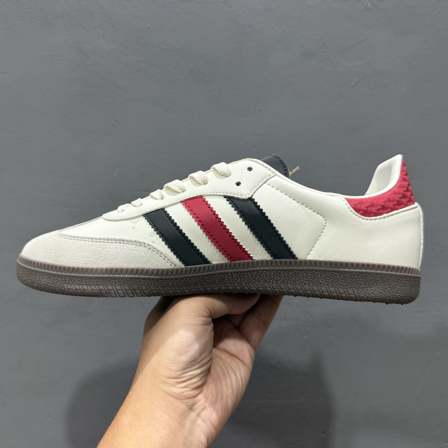 220 Adidas Originals Samba OG ‘DIY’桑巴舞系列-NY联名 夏季时尚百搭低帮休闲运动板鞋 白红棕 GJ75812