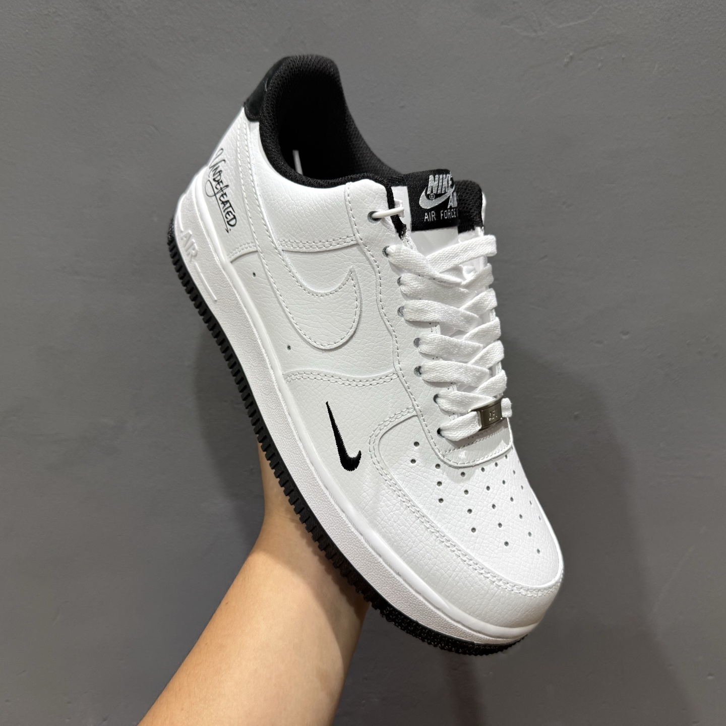 ￥240 Undefeated x Nike Air Force 1'07 Low 白黑 空军一号低帮休闲板鞋 ZH0316-102