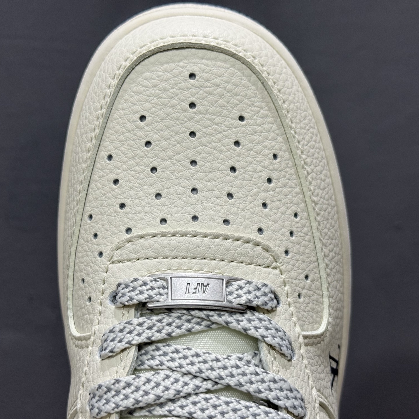 260 海外限量发售！ NIke Air Force 1 '07 Low “LV联名——米蓝牛仔勾”空军一号 低帮 运动鞋 SM6668-102