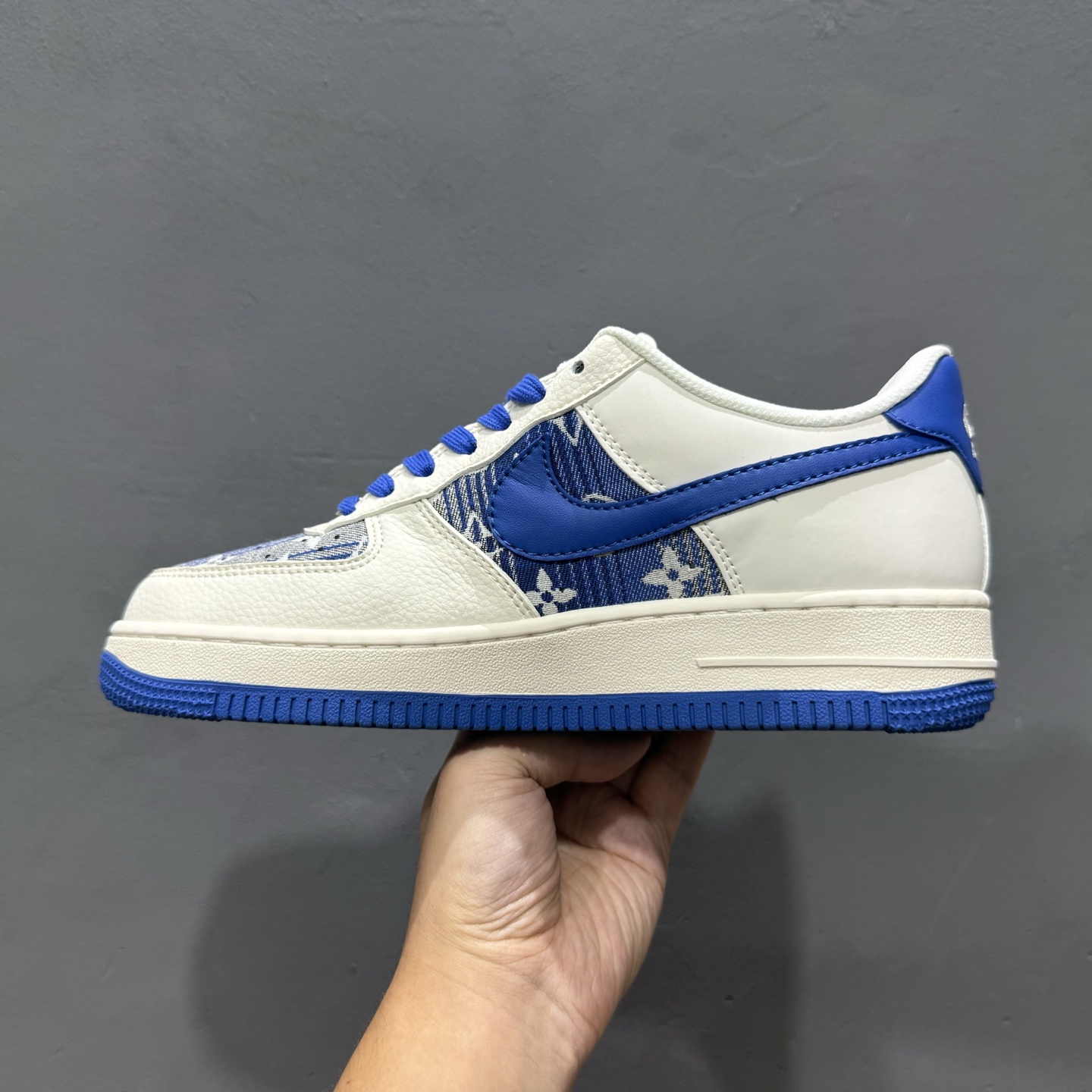 ￥260 Nike Air Force 1'07 Low LV联名 花布蓝勾 空军一号低帮休闲板鞋 XS1958-584