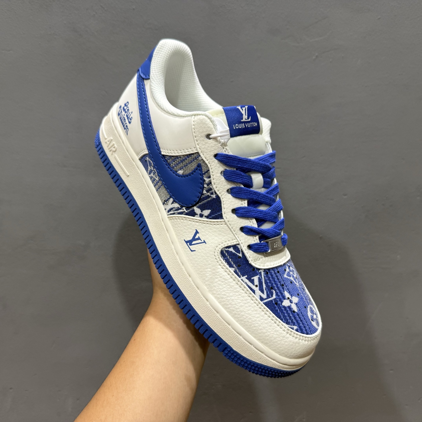 ￥260 Nike Air Force 1'07 Low LV联名 花布蓝勾 空军一号低帮休闲板鞋 XS1958-584