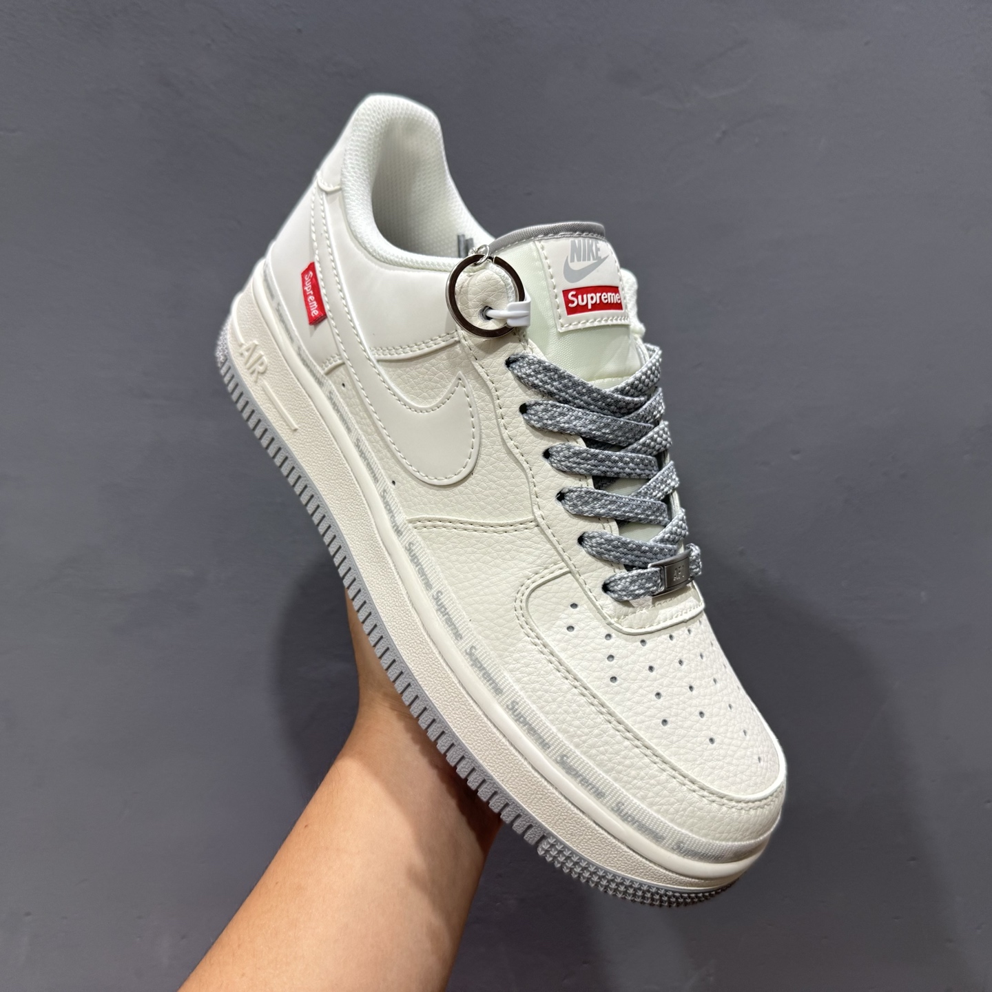 260 独家实拍Nike Air Force 1‘07 Low Supreme联名 米灰弹幕 空军一号低帮休闲板鞋 XX3168-205