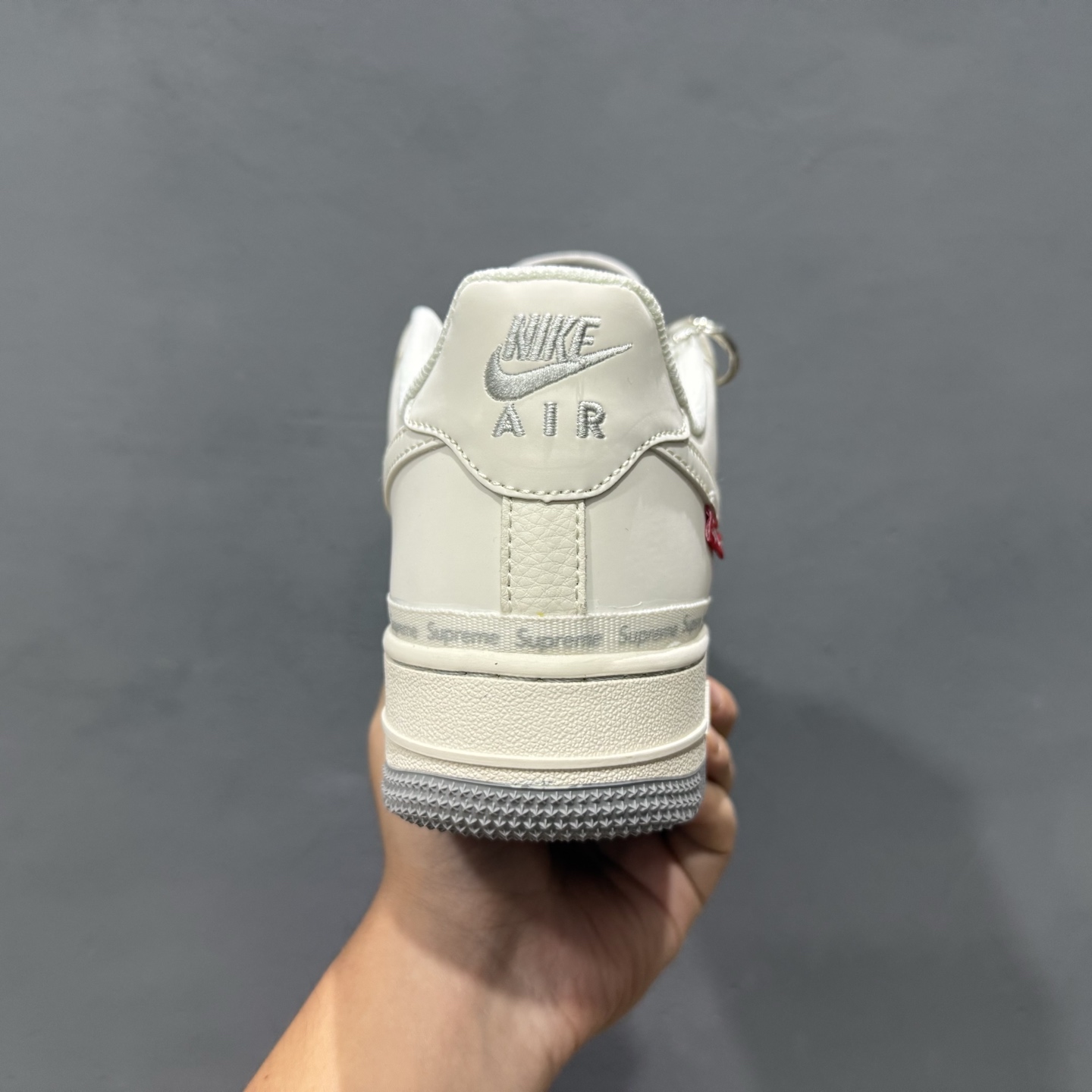 260 独家实拍Nike Air Force 1‘07 Low Supreme联名 米灰弹幕 空军一号低帮休闲板鞋 XX3168-205