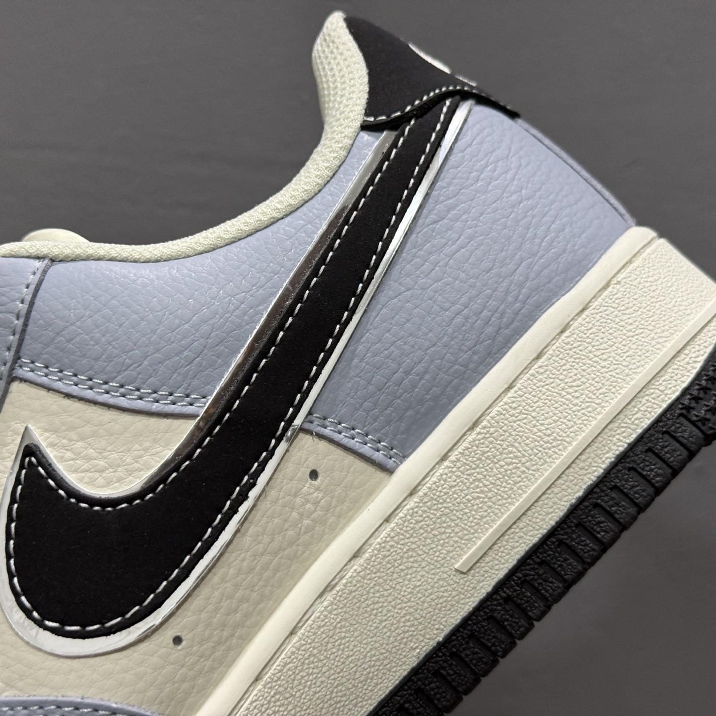 260 独家实拍Nike Air Force 1‘07 Low ”Just Do It“ 米黑双拼 空军一号低帮休闲板鞋 CS5288-023