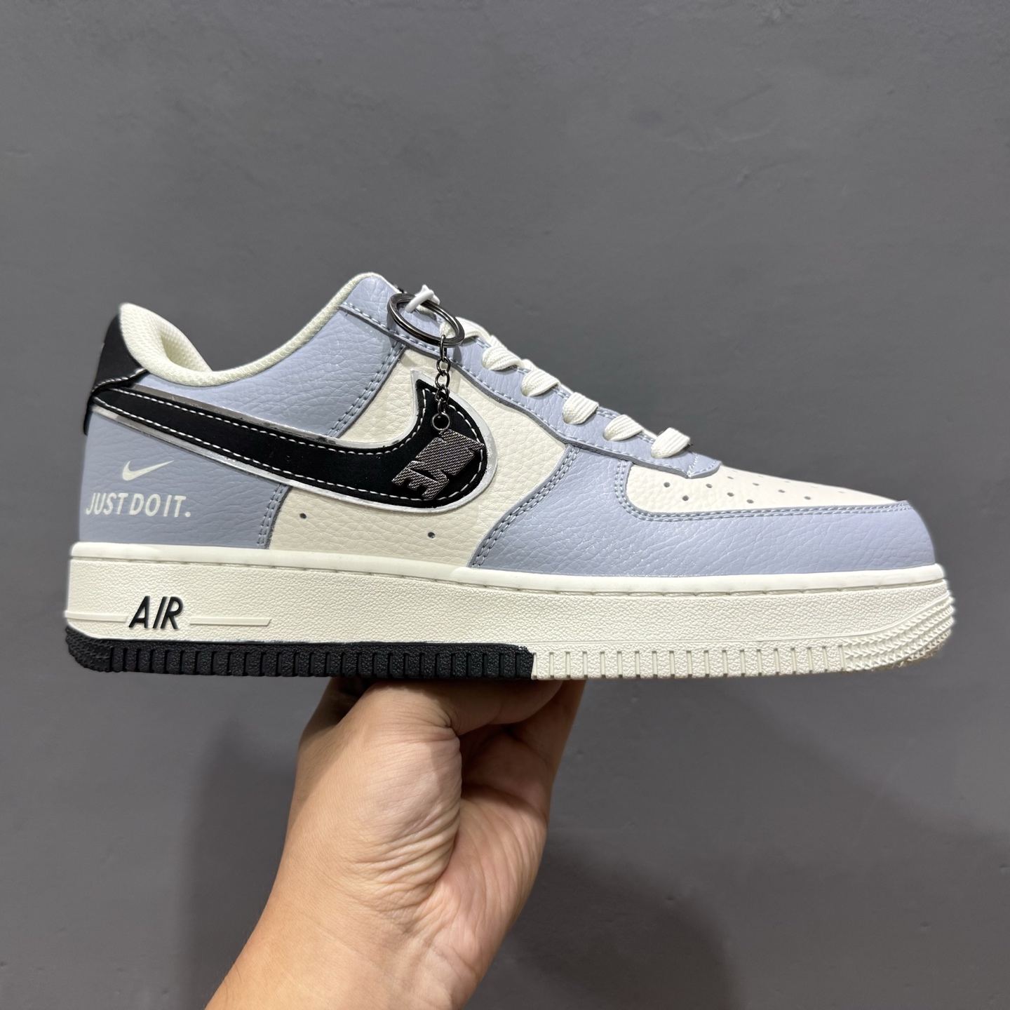 260 独家实拍Nike Air Force 1‘07 Low ”Just Do It“ 米黑双拼 空军一号低帮休闲板鞋 CS5288-023