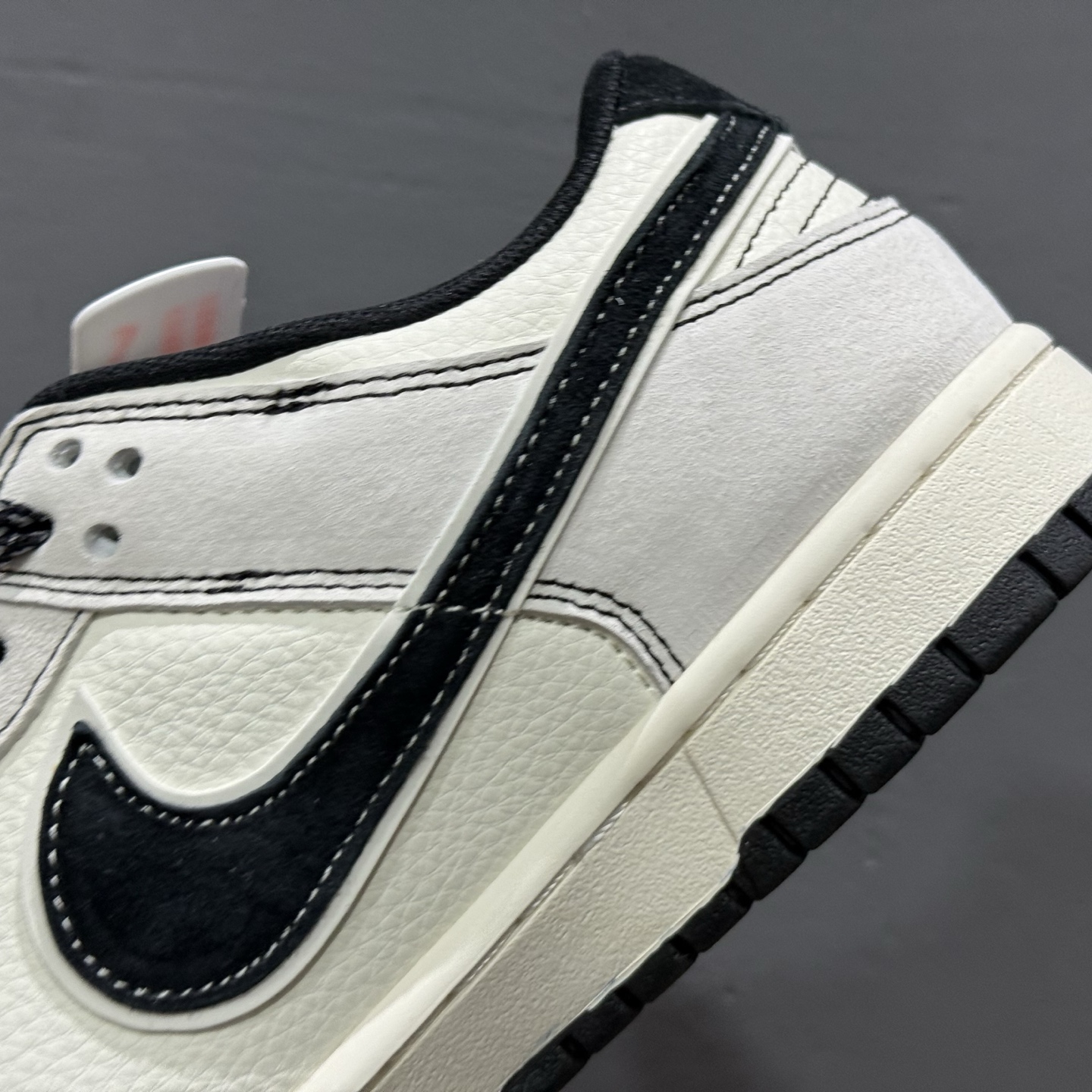 220 Nike SB Dunk Low x Stussy 米黑小钩橙布标 MM1089-017