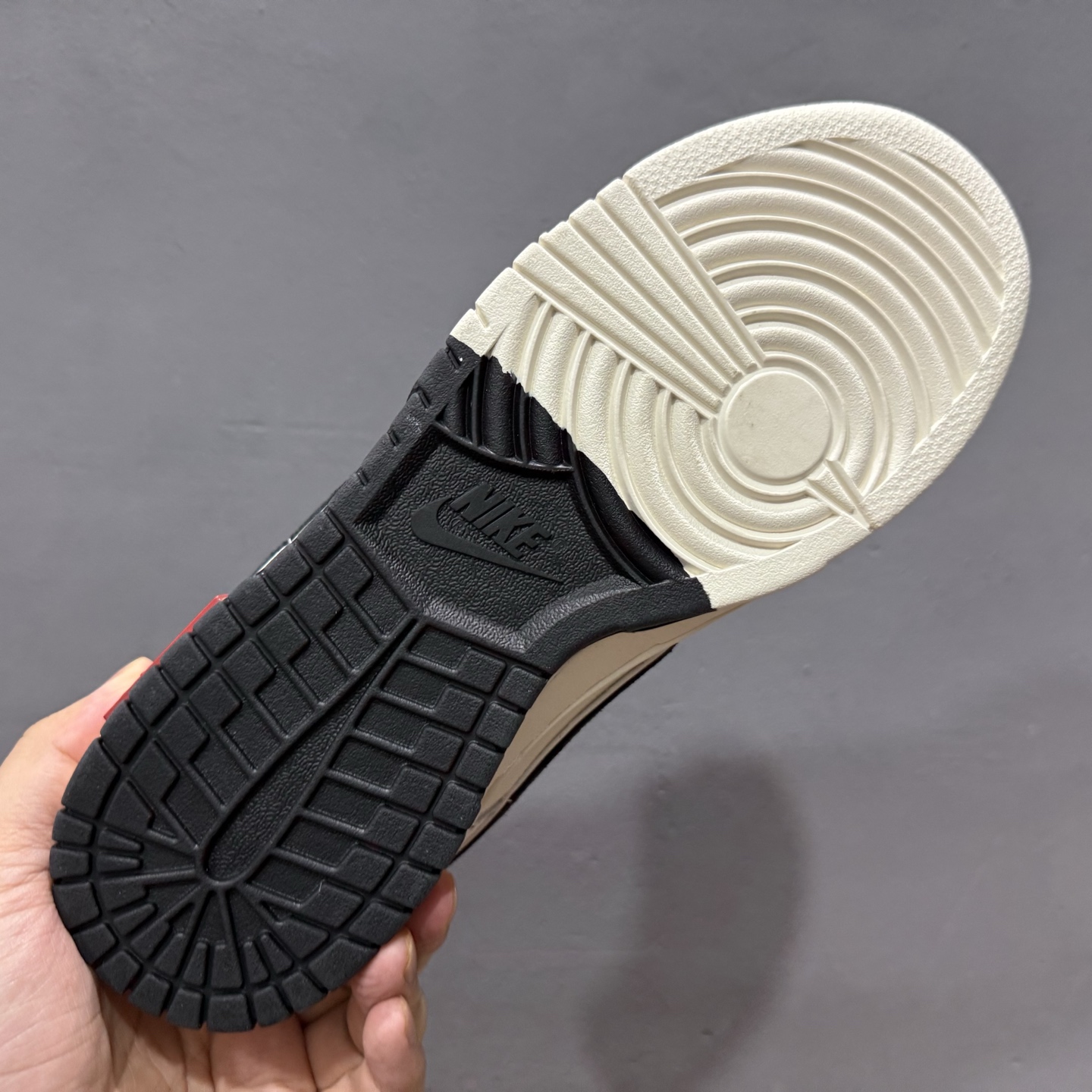 220 Nike SB Dunk Low x Stussy 米黑小钩橙布标 MM1089-017