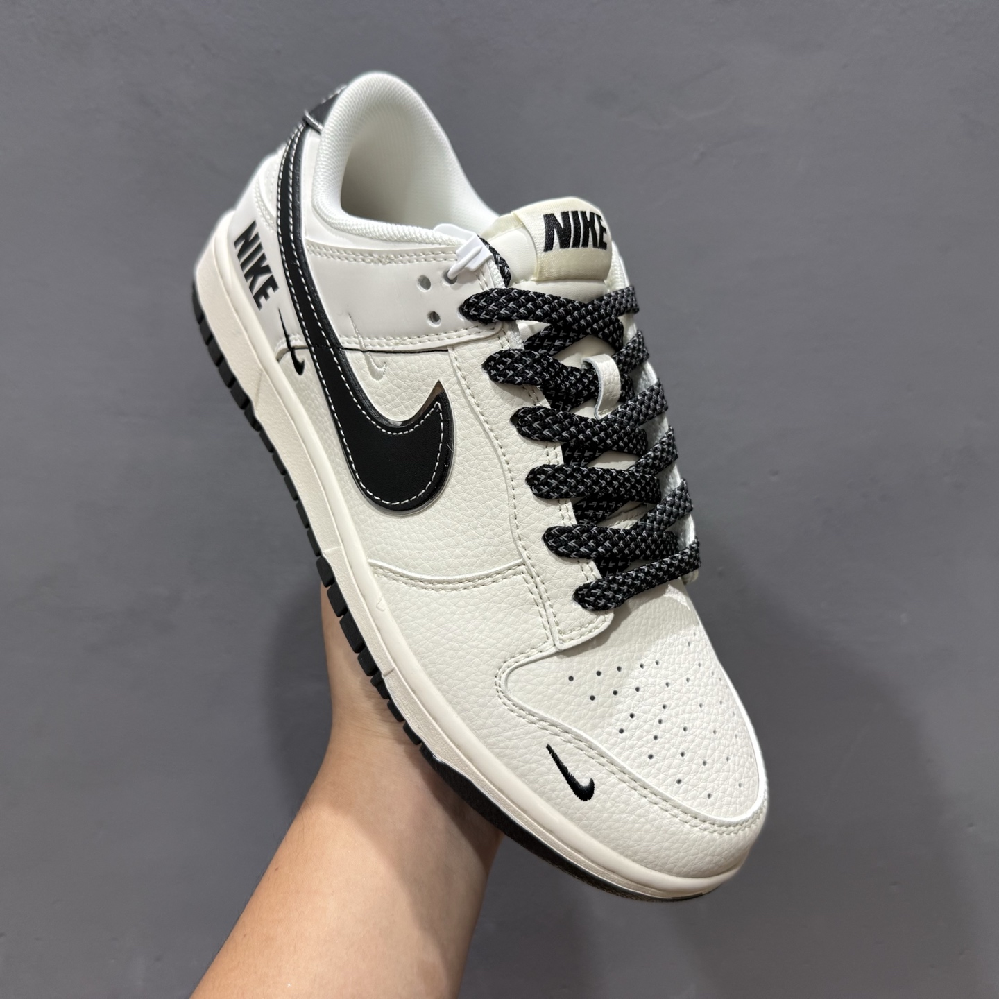 220 Nike SB Dunk Low x Stussy 米黑小钩橙布标 MM1089-002