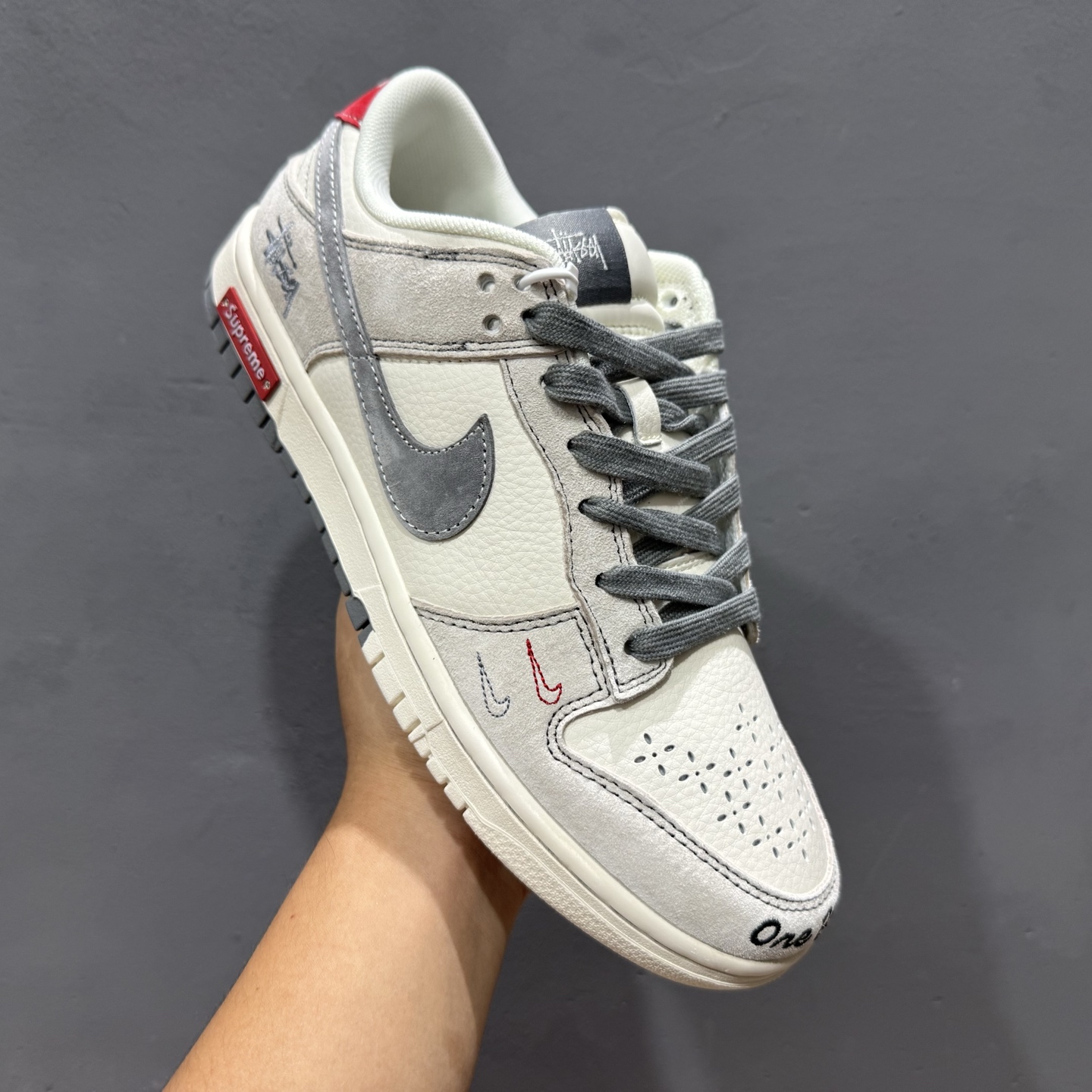 220 Nike SB Dunk Low x Stussy 米黑小钩橙布标 MM1089-033