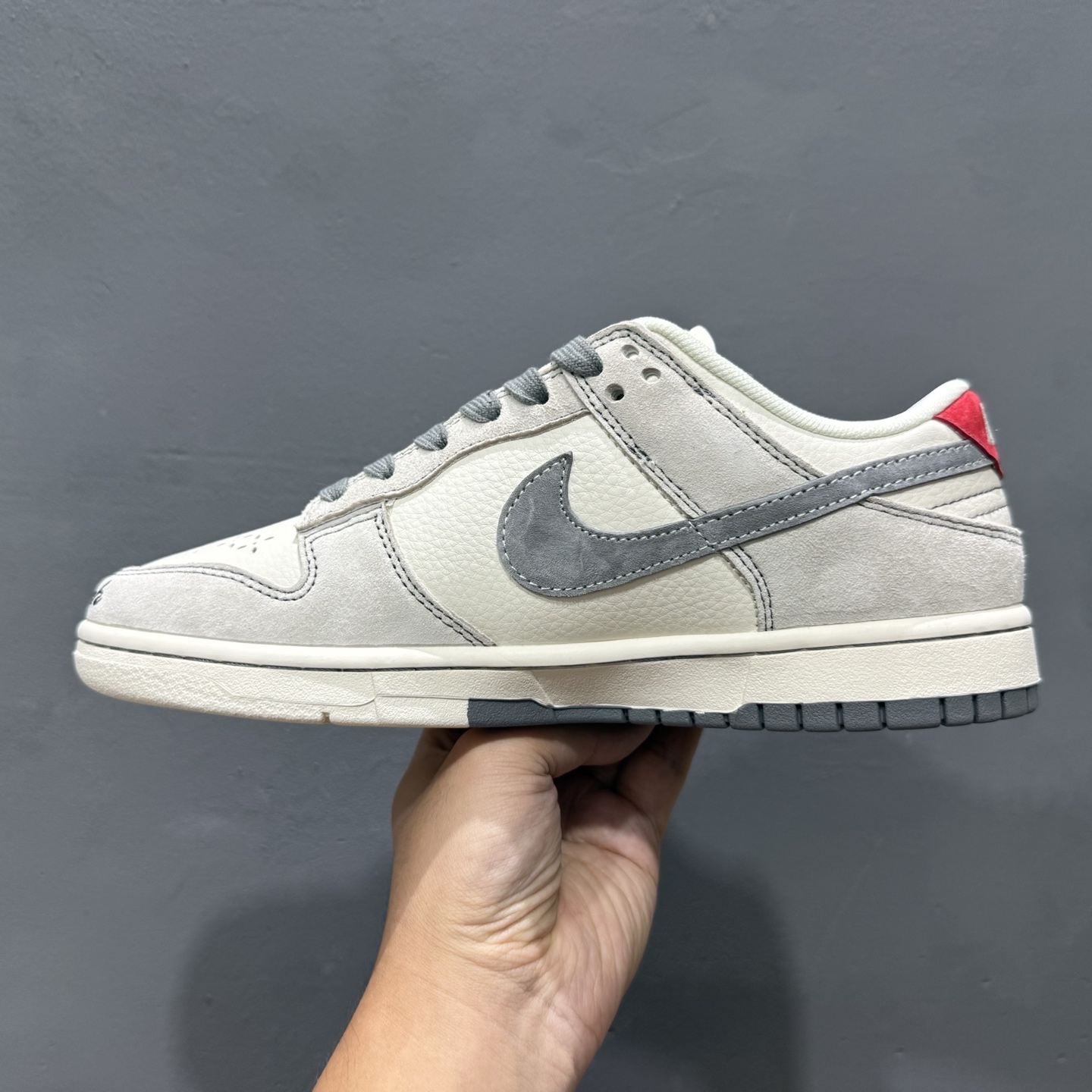 220 Nike SB Dunk Low x Stussy 米黑小钩橙布标 MM1089-033