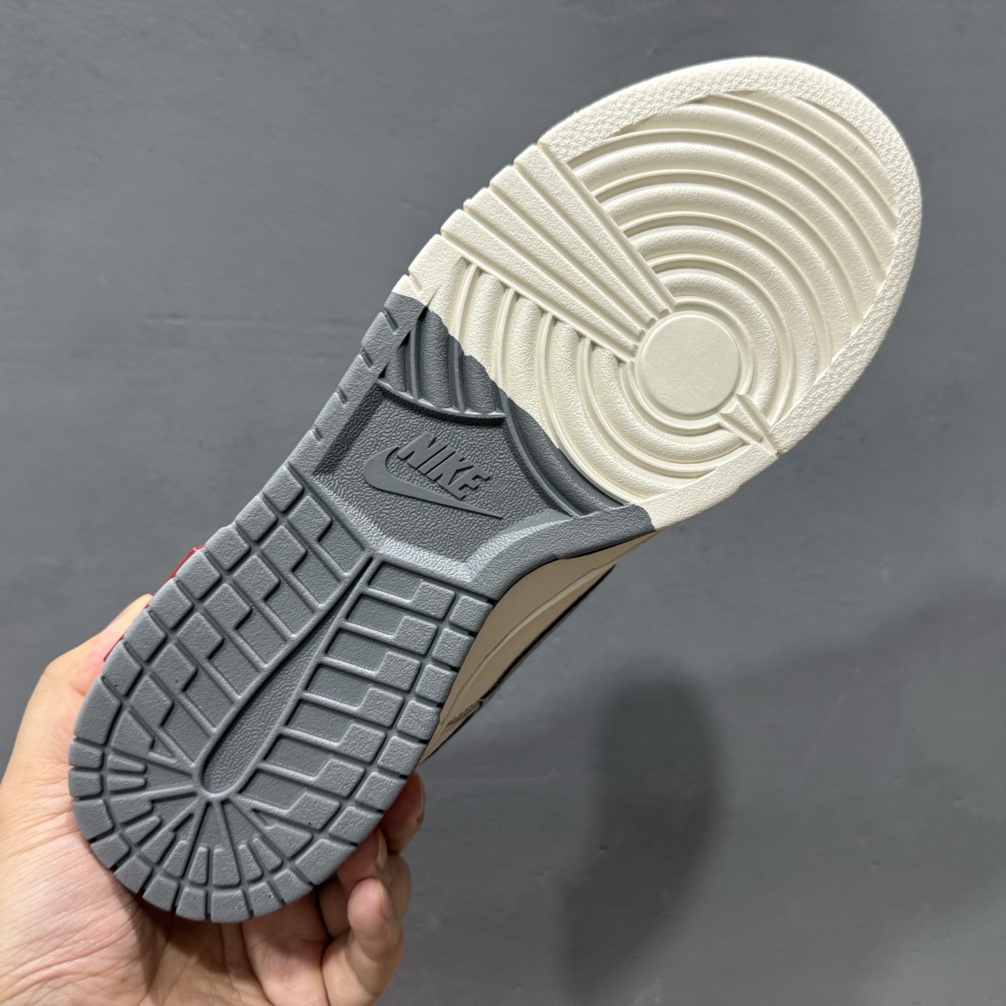 220 Nike SB Dunk Low x Stussy 米黑小钩橙布标 MM1089-033