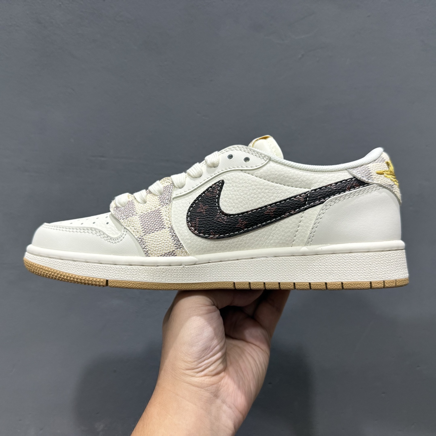 280 独家实拍Travis Scott x Fragment Design x Air Jordan 1 Low OG SP AJ1 乔1 LV联名 米棕方格 低帮文化休闲板鞋 XS7089-617