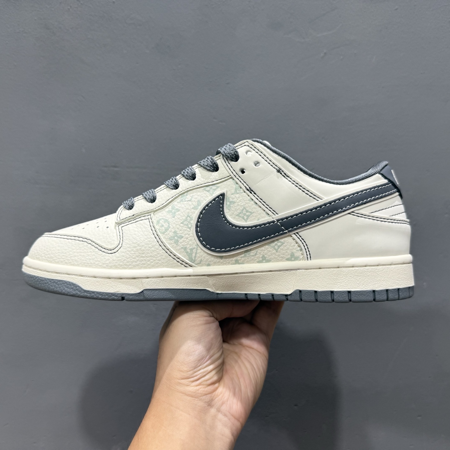 280 独家实拍Nike SB Dunk Low 双勾三方联名 周年高端定制 低帮休闲板鞋 YX5066-363-Chinese UA Cheap High Quatity Brand Clothes Bags handbags Sneakers wholesale wholesaler seller from China Factory suppliers Fashion Clothing Shoes best Quality Beautiful Price 280 独家实拍Nike SB Dunk Low 双勾三方联名 周年高端定制 低帮休闲板鞋 YX5066-363