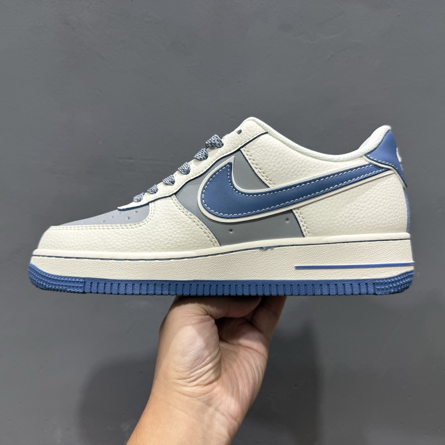 ¥260 Nike Air Force 1'07 Low 小米联名 YU7蓝 空军一号低帮休闲板鞋 XX3168-218-Chinese UA Cheap High Quatity Brand Clothes Bags handbags Sneakers wholesale wholesaler seller from China Factory suppliers Fashion Clothing Shoes best Quality Beautiful Price ¥260 Nike Air Force 1'07 Low 小米联名 YU7蓝 空军一号低帮休闲板鞋 XX3168-218
