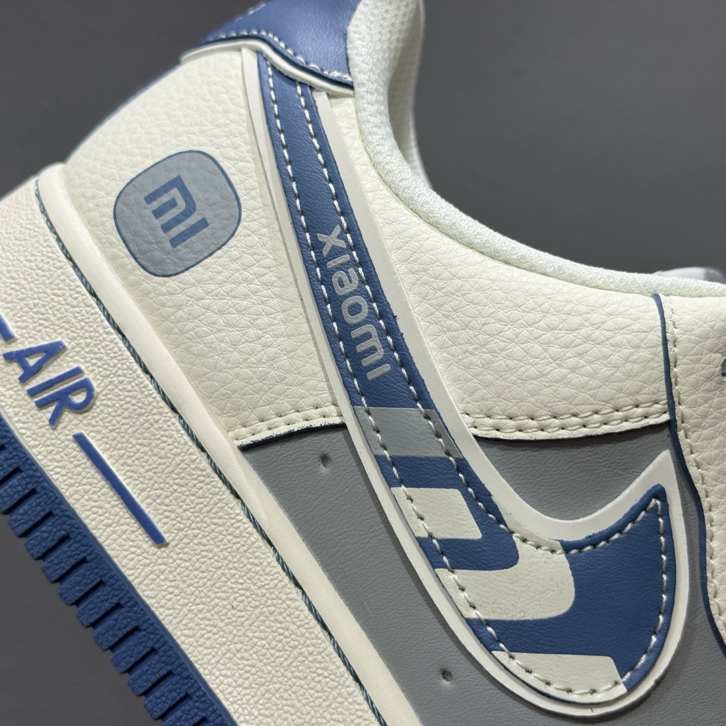 ¥260 Nike Air Force 1'07 Low 小米联名 YU7蓝 空军一号低帮休闲板鞋 XX3168-218-Chinese UA Cheap High Quatity Brand Clothes Bags handbags Sneakers wholesale wholesaler seller from China Factory suppliers Fashion Clothing Shoes best Quality Beautiful Price ¥260 Nike Air Force 1'07 Low 小米联名 YU7蓝 空军一号低帮休闲板鞋 XX3168-218