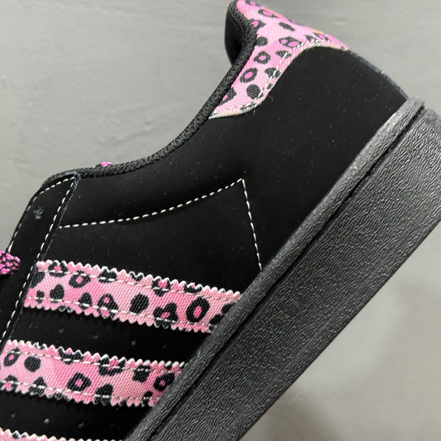 240 #纯原 CLOT x AD Originals Superstar #贝壳头粉红豹联名限定 AD8018-Chinese UA Cheap High Quatity Brand Clothes Bags handbags Sneakers wholesale wholesaler seller from China Factory suppliers Fashion Clothing Shoes best Quality Beautiful Price 240 #纯原 CLOT x AD Originals Superstar #贝壳头粉红豹联名限定 AD8018