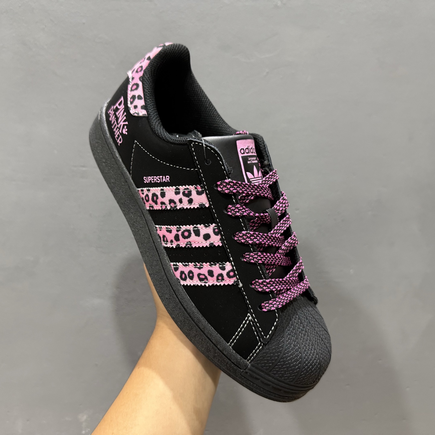 240 #纯原 CLOT x AD Originals Superstar #贝壳头粉红豹联名限定 AD8018-Chinese UA Cheap High Quatity Brand Clothes Bags handbags Sneakers wholesale wholesaler seller from China Factory suppliers Fashion Clothing Shoes best Quality Beautiful Price 240 #纯原 CLOT x AD Originals Superstar #贝壳头粉红豹联名限定 AD8018