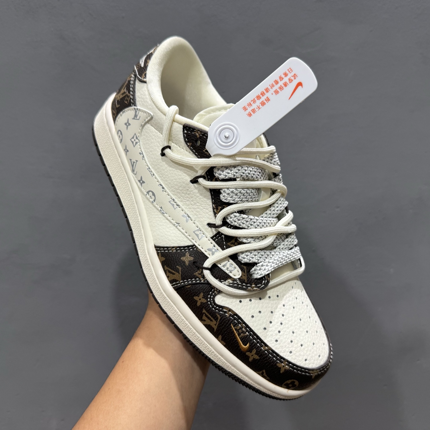 300 XC版Travis Scott x Fragment Design x Air Jordan 1 Low OG SP AJ1 乔1 LV联名 米棕抽绳 低帮文化休闲板鞋 DM6868-101