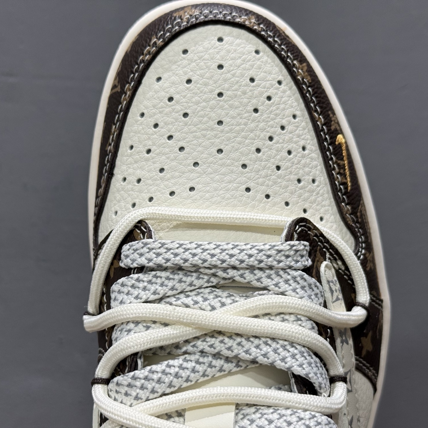 300 XC版Travis Scott x Fragment Design x Air Jordan 1 Low OG SP AJ1 乔1 LV联名 米棕抽绳 低帮文化休闲板鞋 DM6868-101