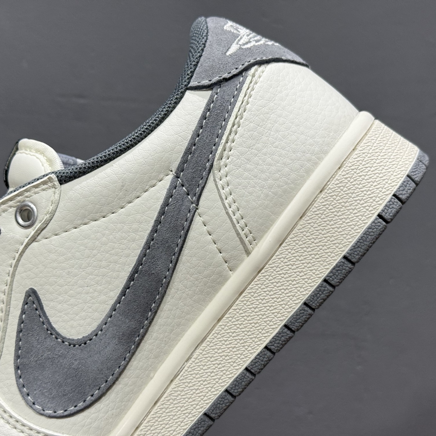 220 Air Jordan AJ1 Low 倒钩低帮联名定制配色 SJ2068-125