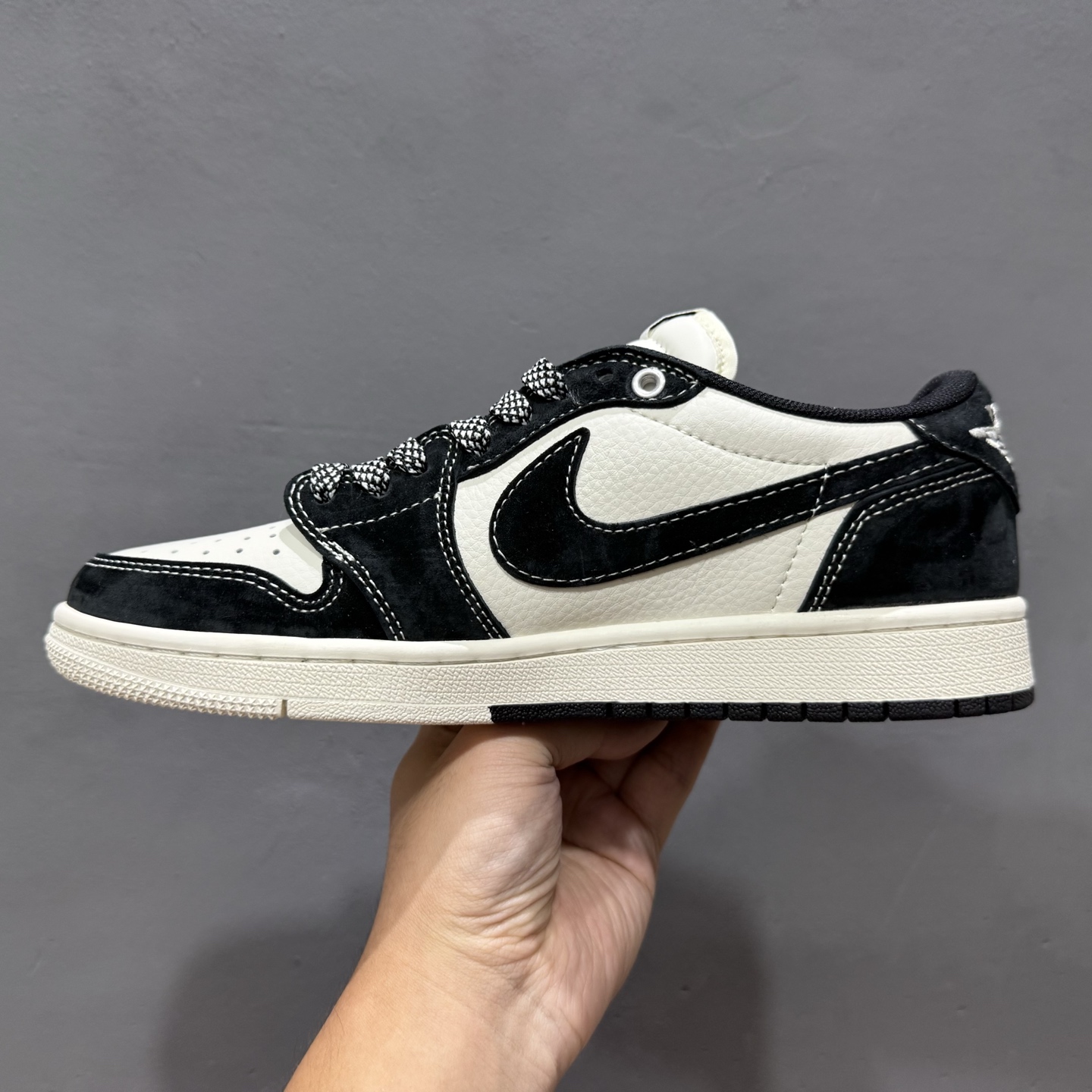 220 Air Jordan AJ1 Low 倒钩低帮联名定制配色 SJ2068-124-Chinese UA Cheap High Quatity Brand Clothes Bags handbags Sneakers wholesale wholesaler seller from China Factory suppliers Fashion Clothing Shoes best Quality Beautiful Price 220 Air Jordan AJ1 Low 倒钩低帮联名定制配色 SJ2068-124