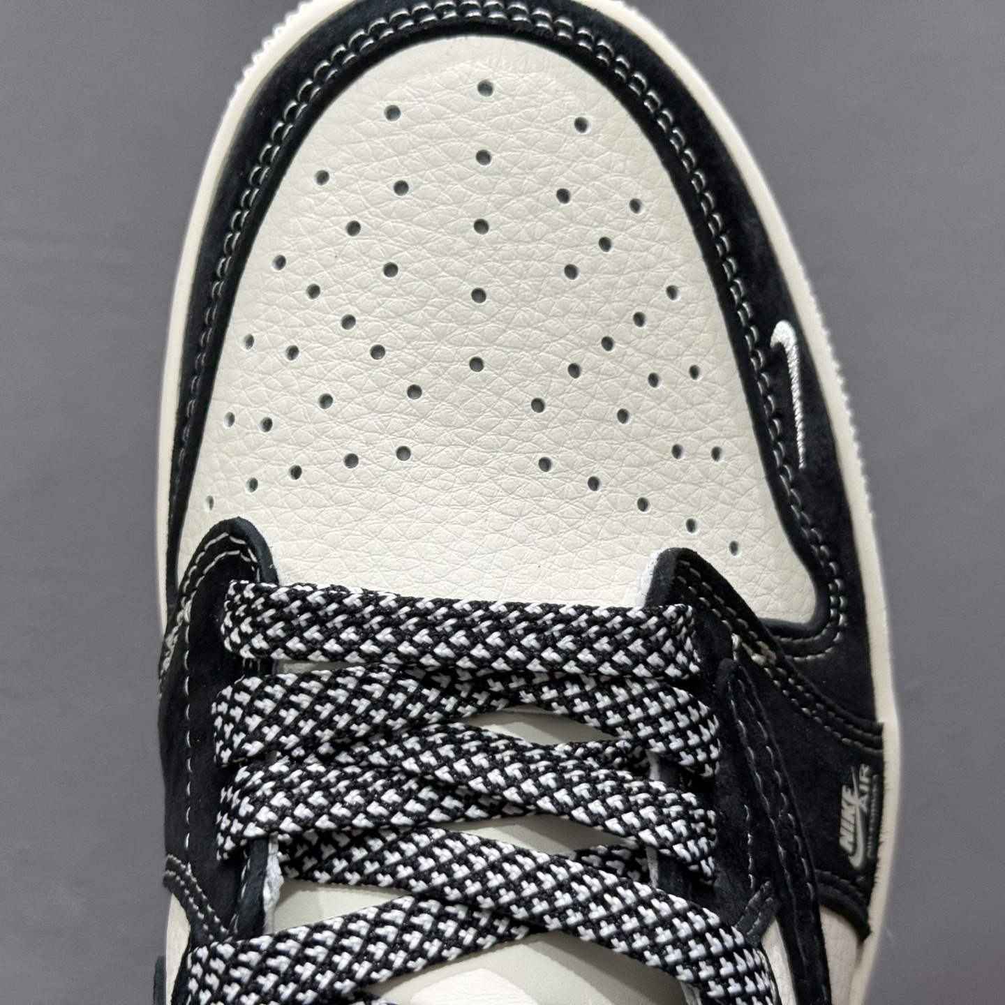 220 Air Jordan AJ1 Low 倒钩低帮联名定制配色 SJ2068-124-Chinese UA Cheap High Quatity Brand Clothes Bags handbags Sneakers wholesale wholesaler seller from China Factory suppliers Fashion Clothing Shoes best Quality Beautiful Price 220 Air Jordan AJ1 Low 倒钩低帮联名定制配色 SJ2068-124
