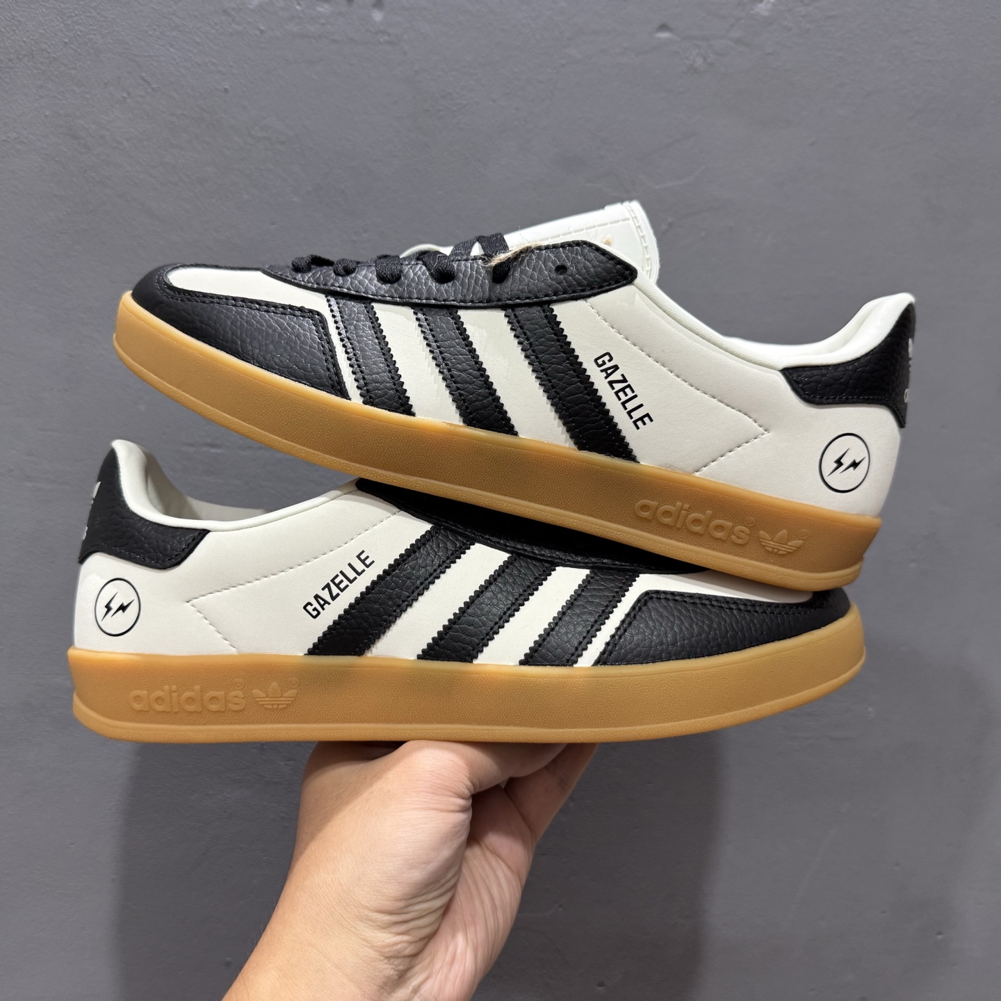 220 adidas 德训鞋 “闪电联名”高 舒适百搭 低帮休闲板鞋 SC9207-722