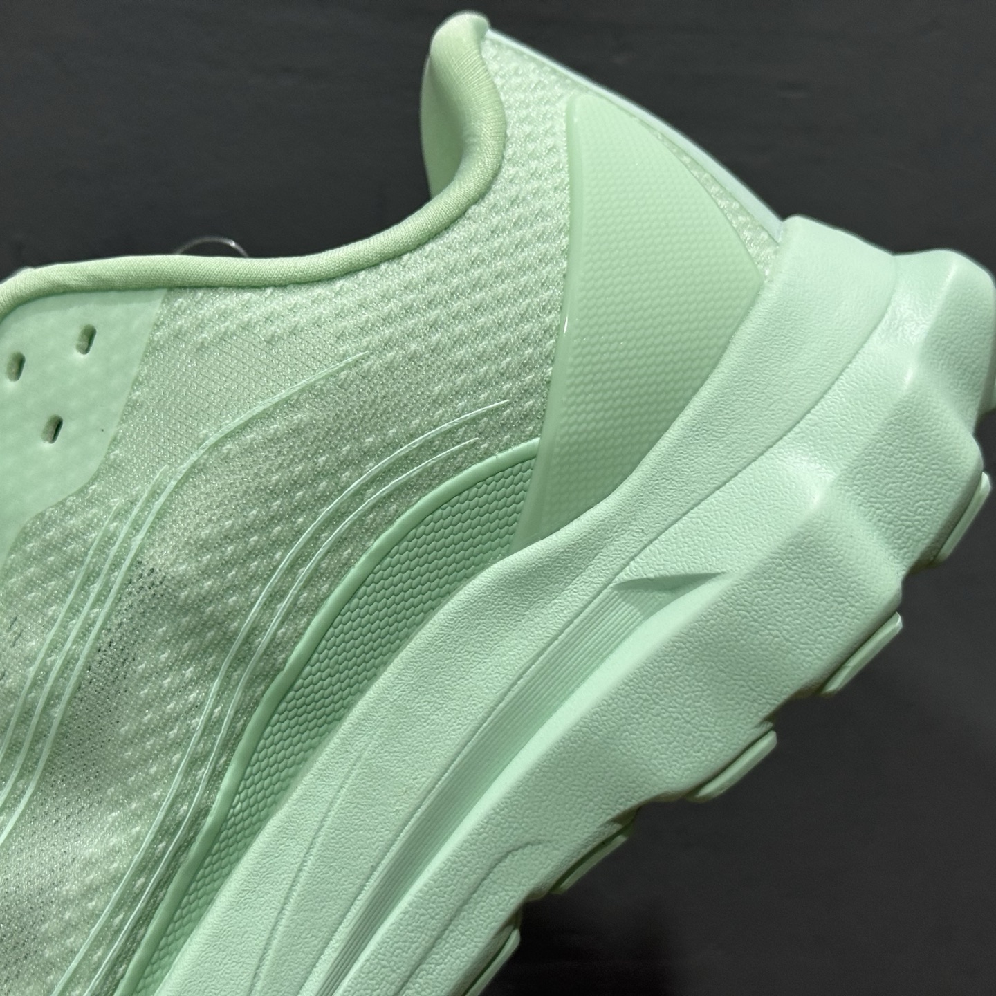 190 alo yoga Alo Runner 舒适百搭防滑透气 低帮跑步鞋 白色 A0590U-Chinese UA Cheap High Quatity Brand Clothes Bags handbags Sneakers wholesale wholesaler seller from China Factory suppliers Fashion Clothing Shoes best Quality Beautiful Price 190 alo yoga Alo Runner 舒适百搭防滑透气 低帮跑步鞋 白色 A0590U