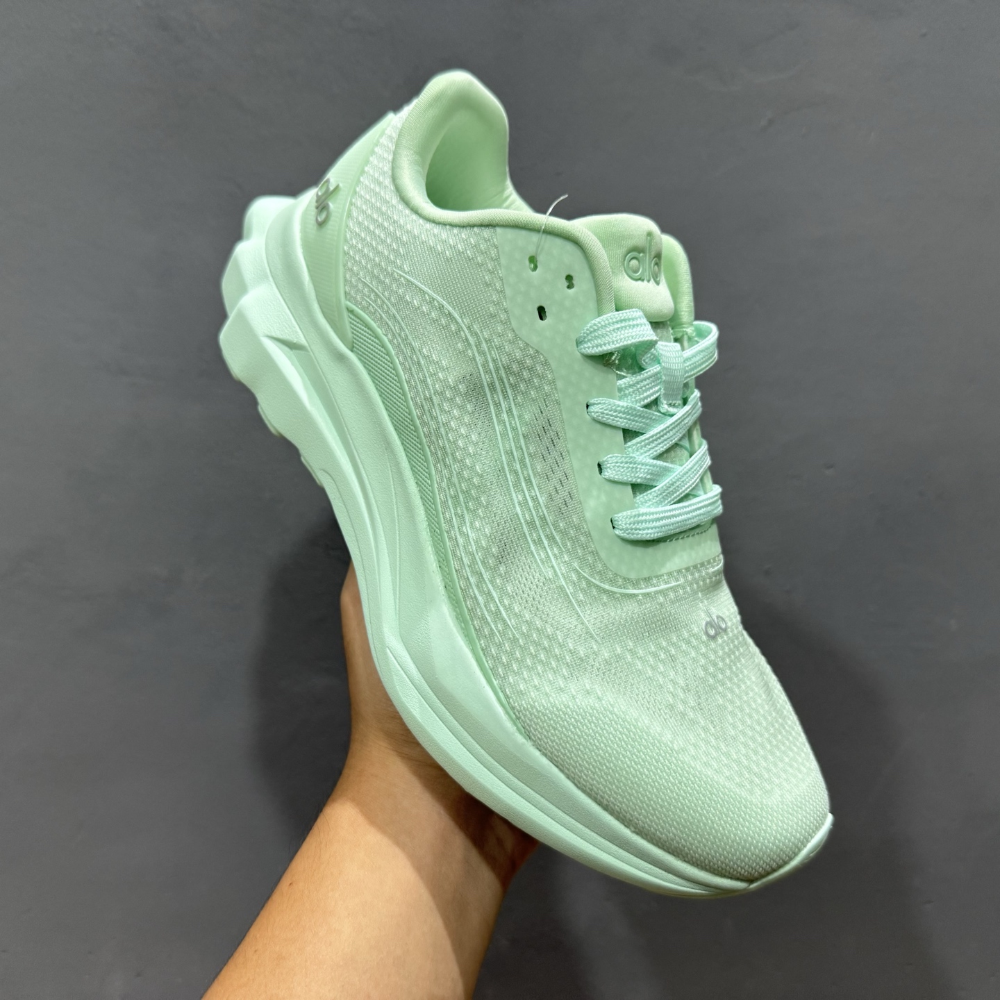 190 alo yoga Alo Runner 舒适百搭防滑透气 低帮跑步鞋 白色 A0590U-Chinese UA Cheap High Quatity Brand Clothes Bags handbags Sneakers wholesale wholesaler seller from China Factory suppliers Fashion Clothing Shoes best Quality Beautiful Price 190 alo yoga Alo Runner 舒适百搭防滑透气 低帮跑步鞋 白色 A0590U