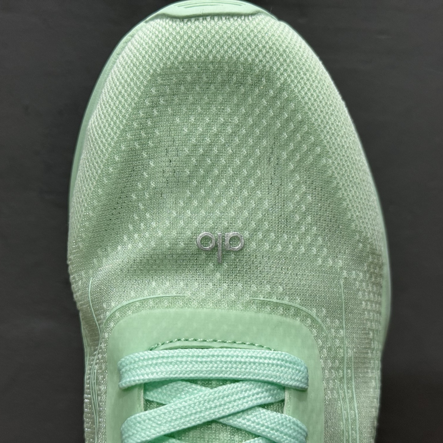 190 alo yoga Alo Runner 舒适百搭防滑透气 低帮跑步鞋 白色 A0590U-Chinese UA Cheap High Quatity Brand Clothes Bags handbags Sneakers wholesale wholesaler seller from China Factory suppliers Fashion Clothing Shoes best Quality Beautiful Price 190 alo yoga Alo Runner 舒适百搭防滑透气 低帮跑步鞋 白色 A0590U