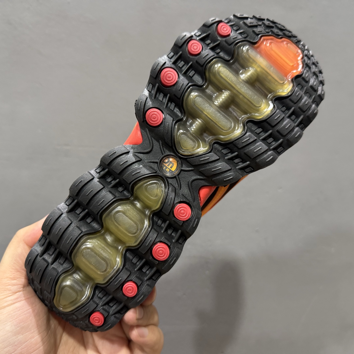 180 原装级别 Nk Air Max Dn8 耐克运动舒适减震气垫跑步鞋 HF5509-002