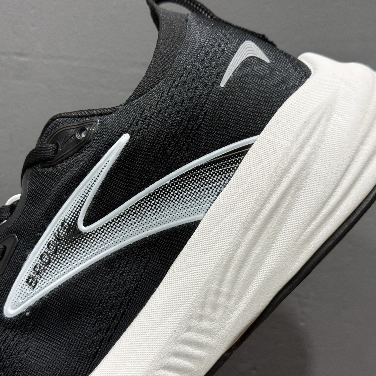 200 Brooks 布鲁克斯 Glycerin 22 超弹轻盈跑步鞋 低帮透气缓震支撑休闲运动慢跑鞋 110445