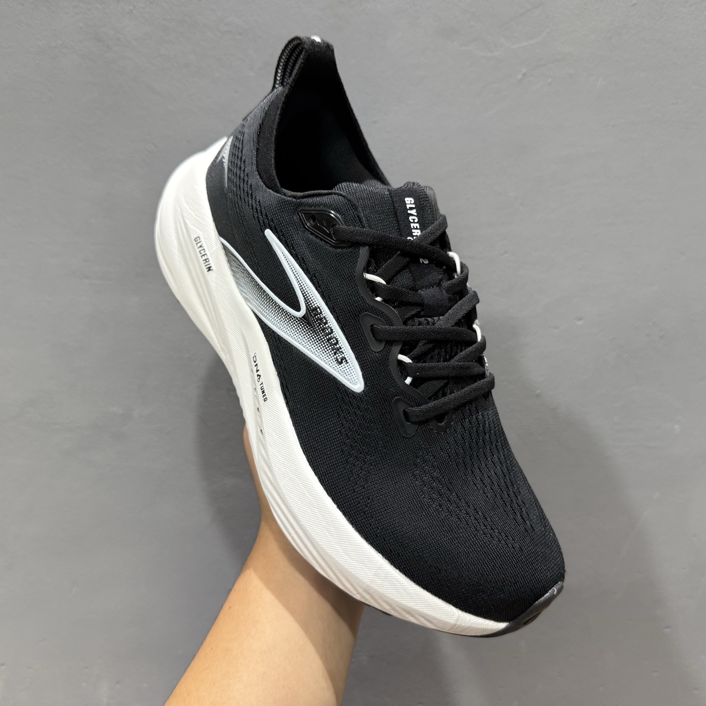 200 Brooks 布鲁克斯 Glycerin 22 超弹轻盈跑步鞋 低帮透气缓震支撑休闲运动慢跑鞋 110445