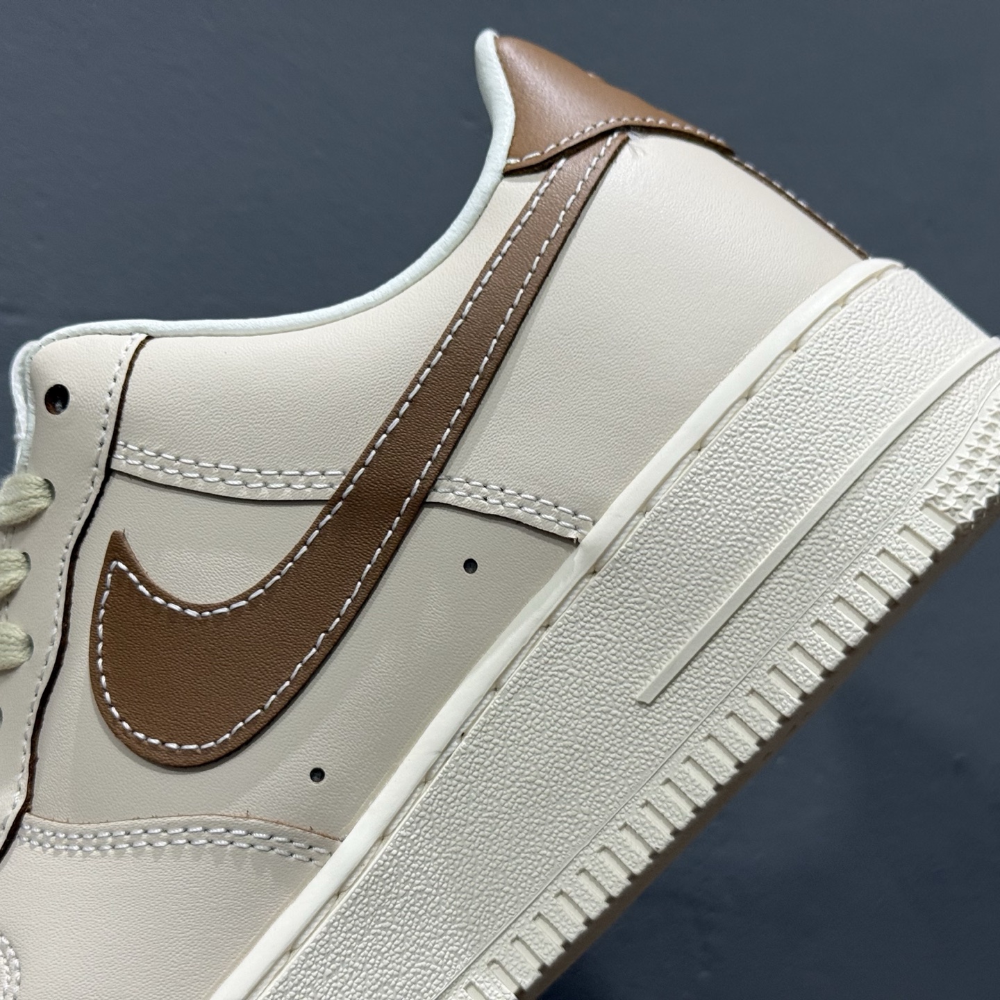 200 Nike Air Force 1'07 Low 空军一号低帮休闲板鞋 IB8865-221