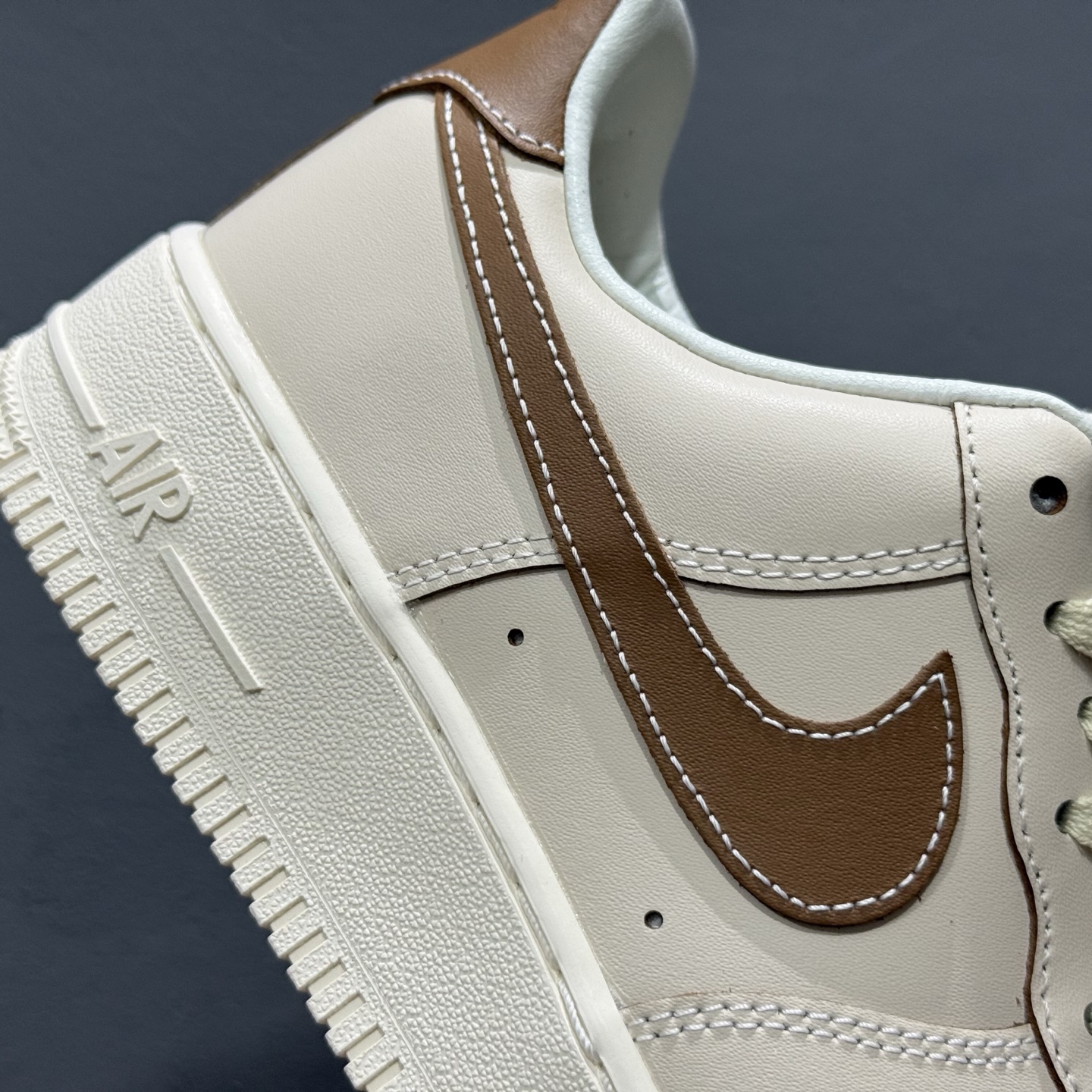 200 Nike Air Force 1'07 Low 空军一号低帮休闲板鞋 IB8865-221