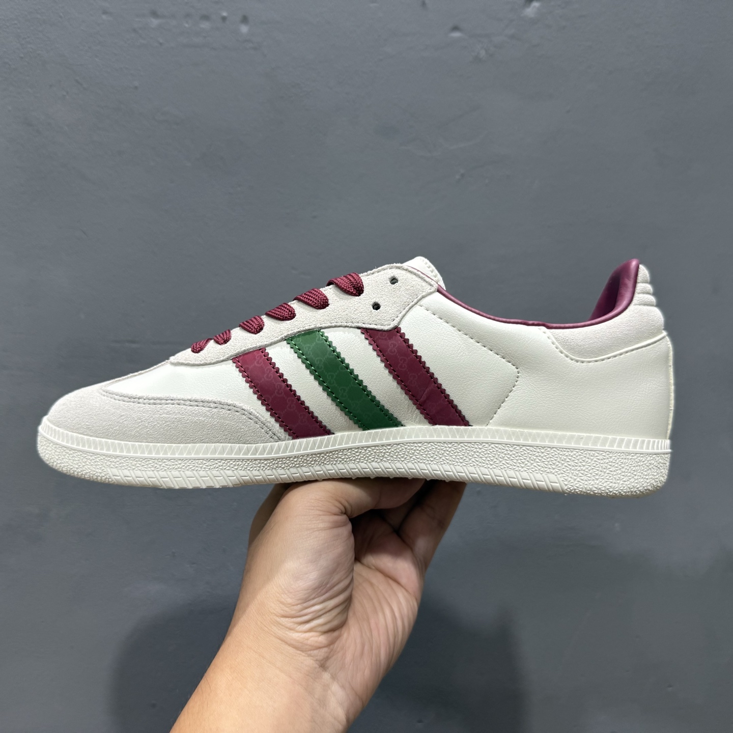 220 Adidas Originals Samba OG ‘DIY’桑巴舞系列-古驰联名 夏季时尚百搭低帮休闲运动板鞋 白红绿 GJ75802