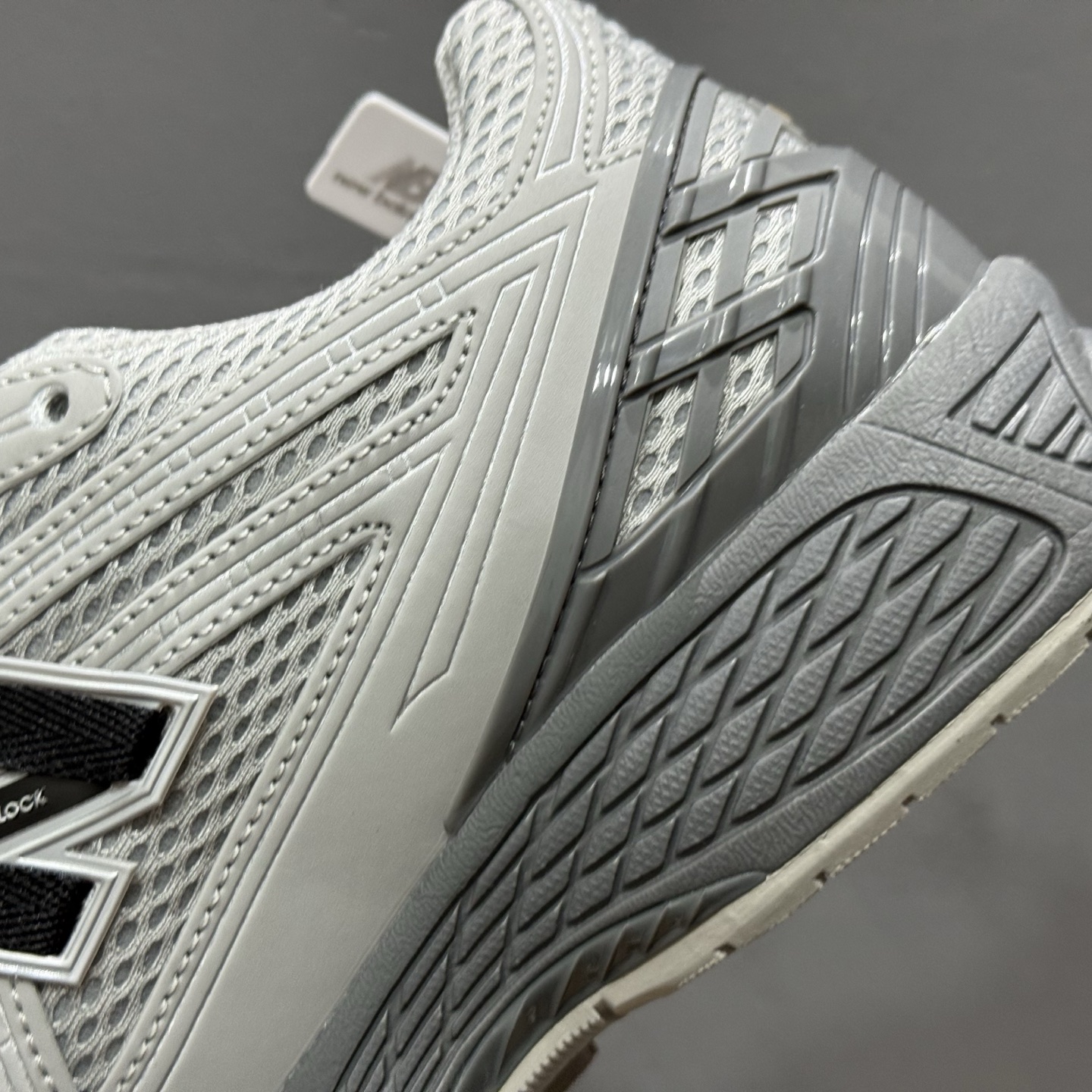 ￥220 New Balance 1906系列复古老爹风休闲运动慢跑鞋 U1906ROA